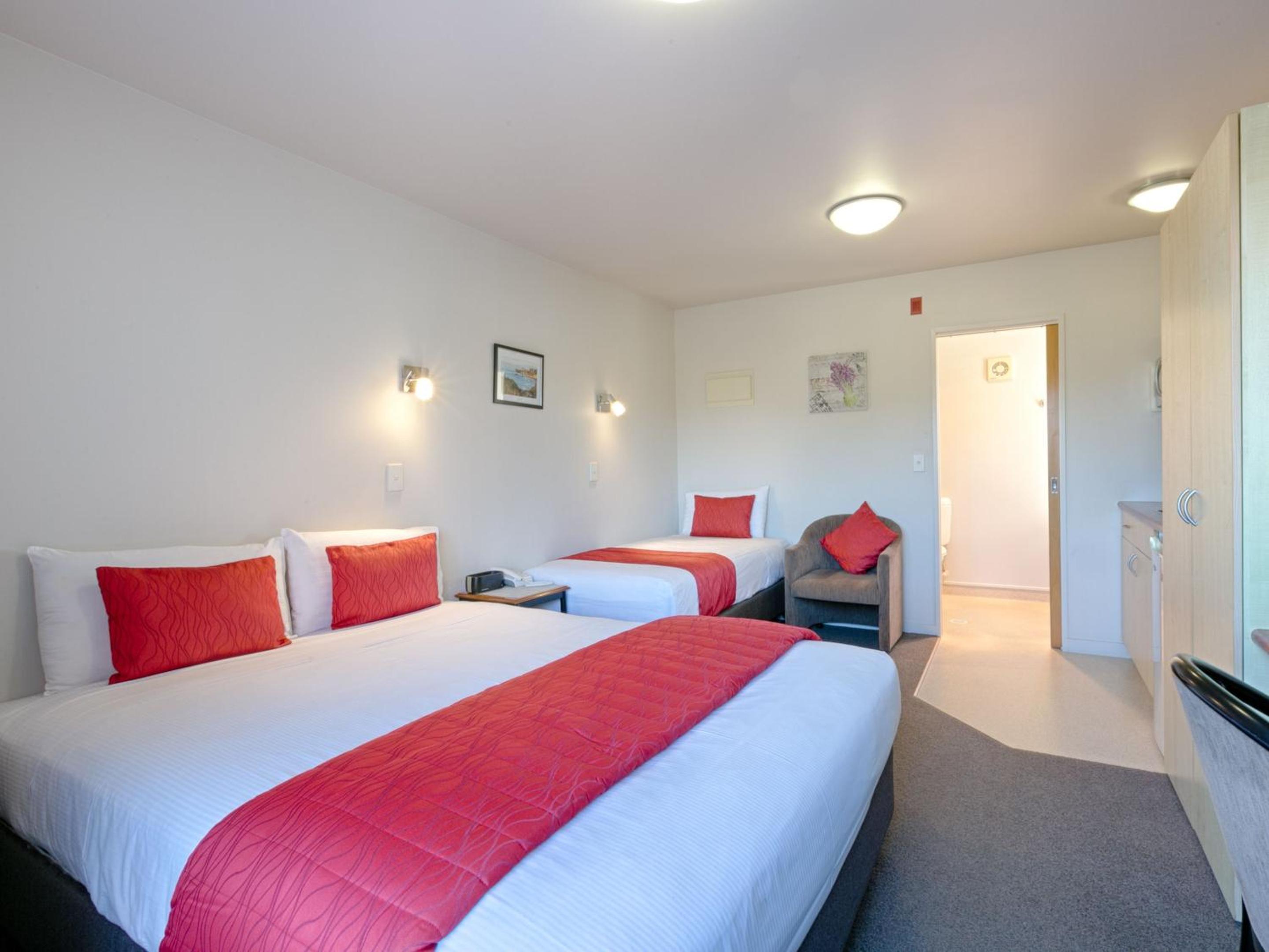 Superior Triple Room photo 1