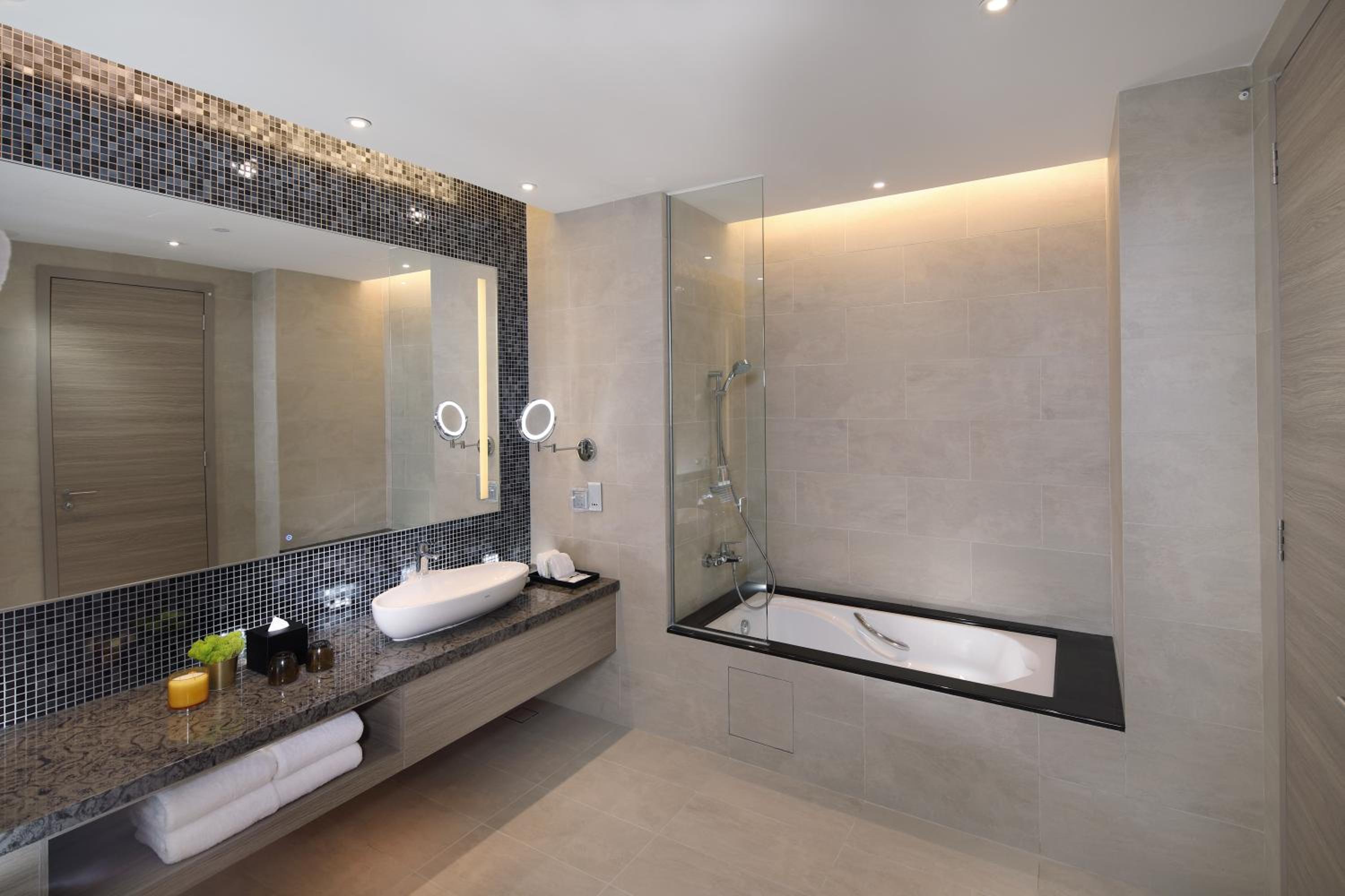 One Bedroom Deluxe King - Photo 5