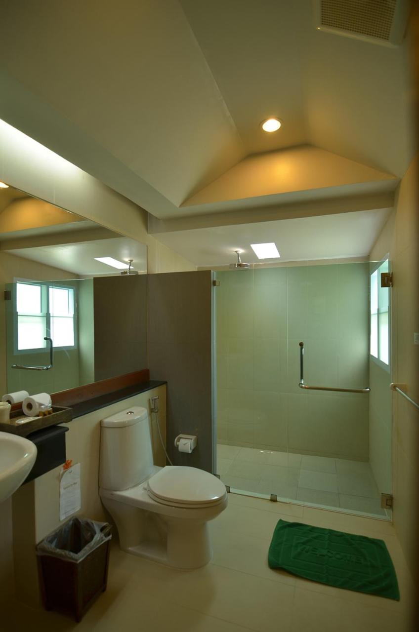 Deluxe Bungalow photo 2