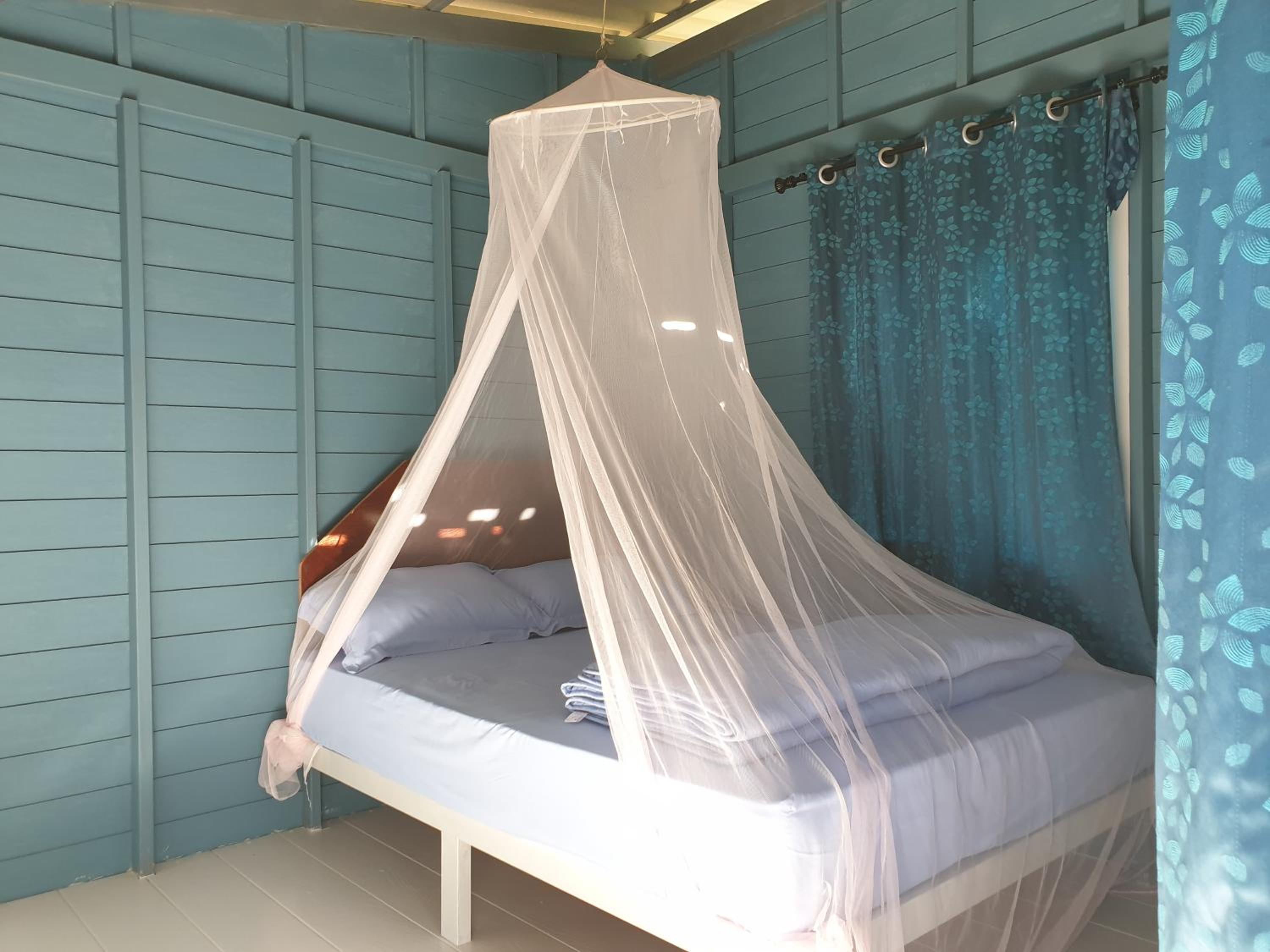 Bungalow with Fan - Photo 4