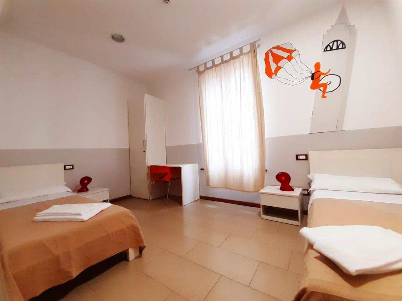 Twin Room - Photo 1
