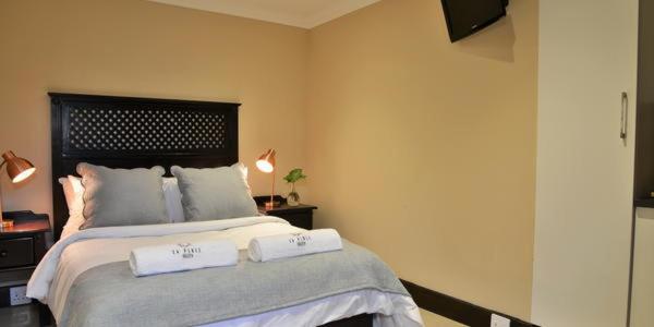 Budget Double Room - Photo 3