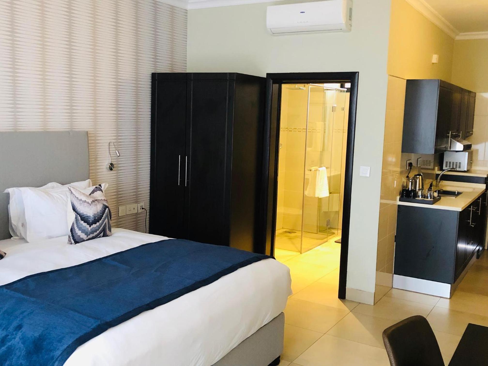 Deluxe Double or Twin Room with Balcony - Photo 2
