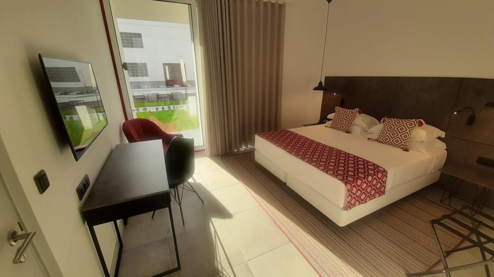 Double or Twin Room - Photo 4
