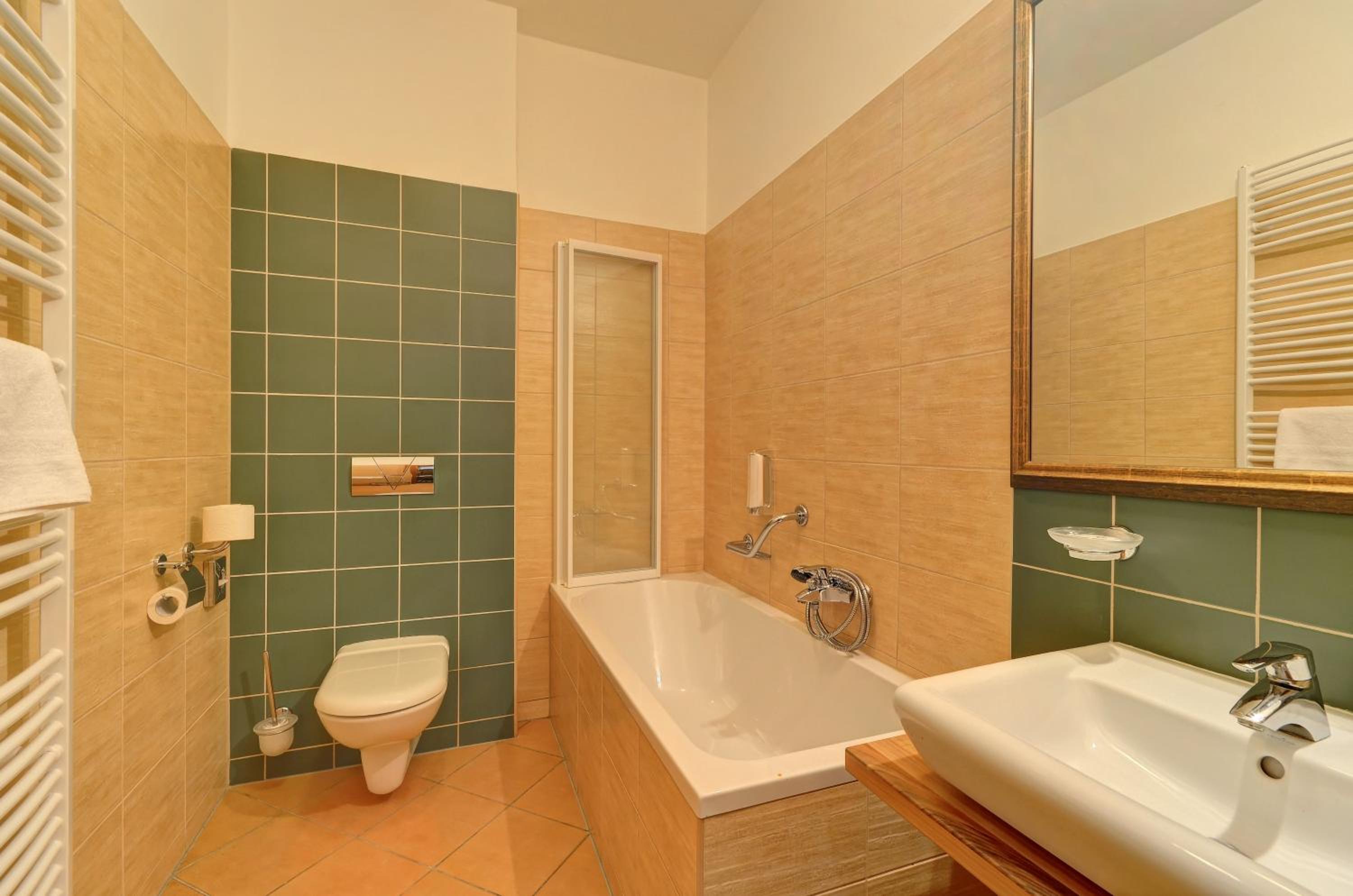 Standard Double or Twin Room - Photo 3