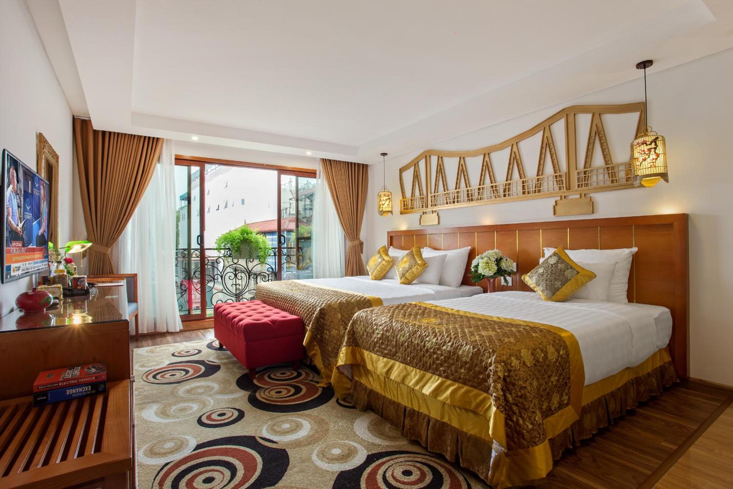 Suite Family Room