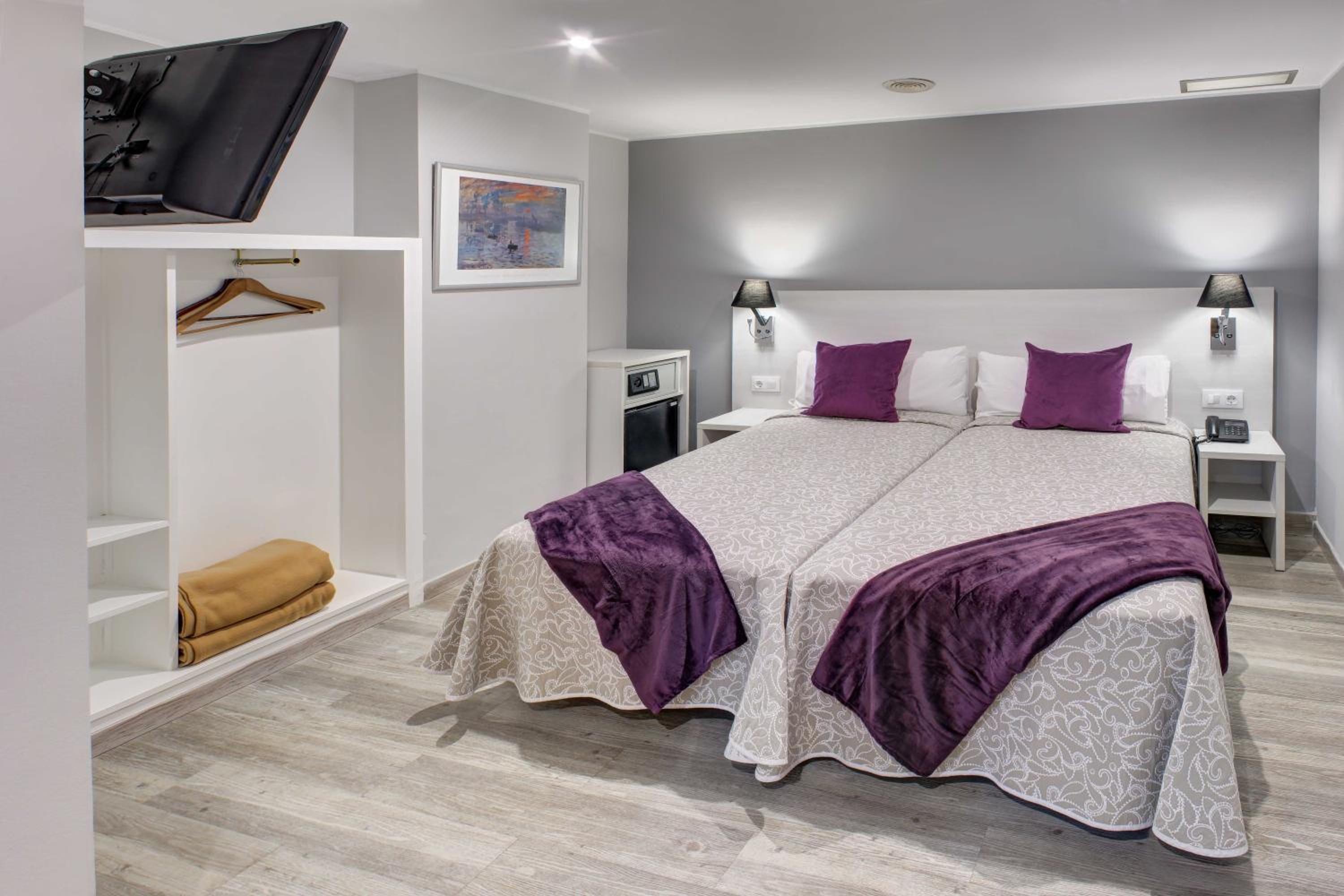 Double or Twin Room photo 2