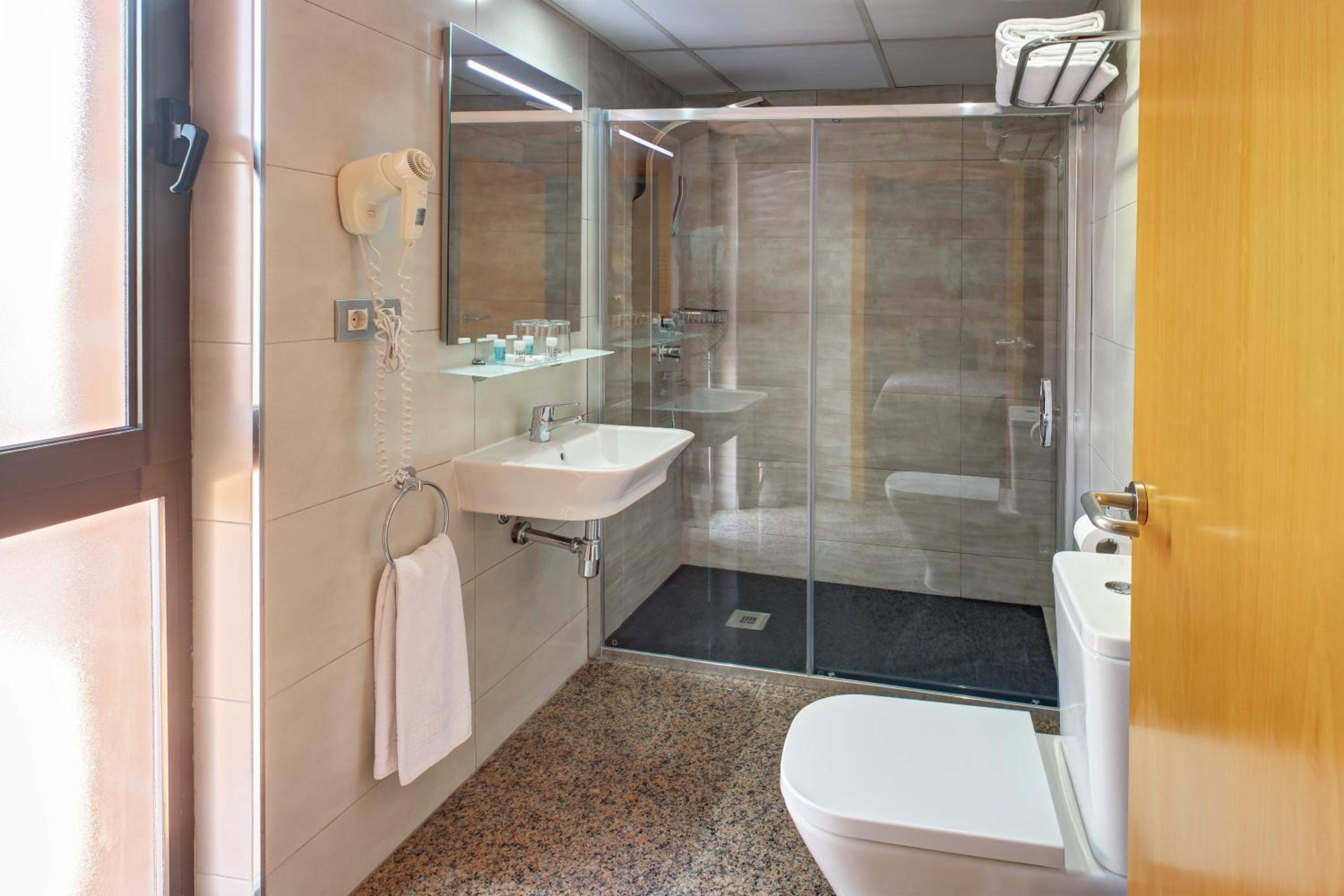 Double or Twin Room photo 2