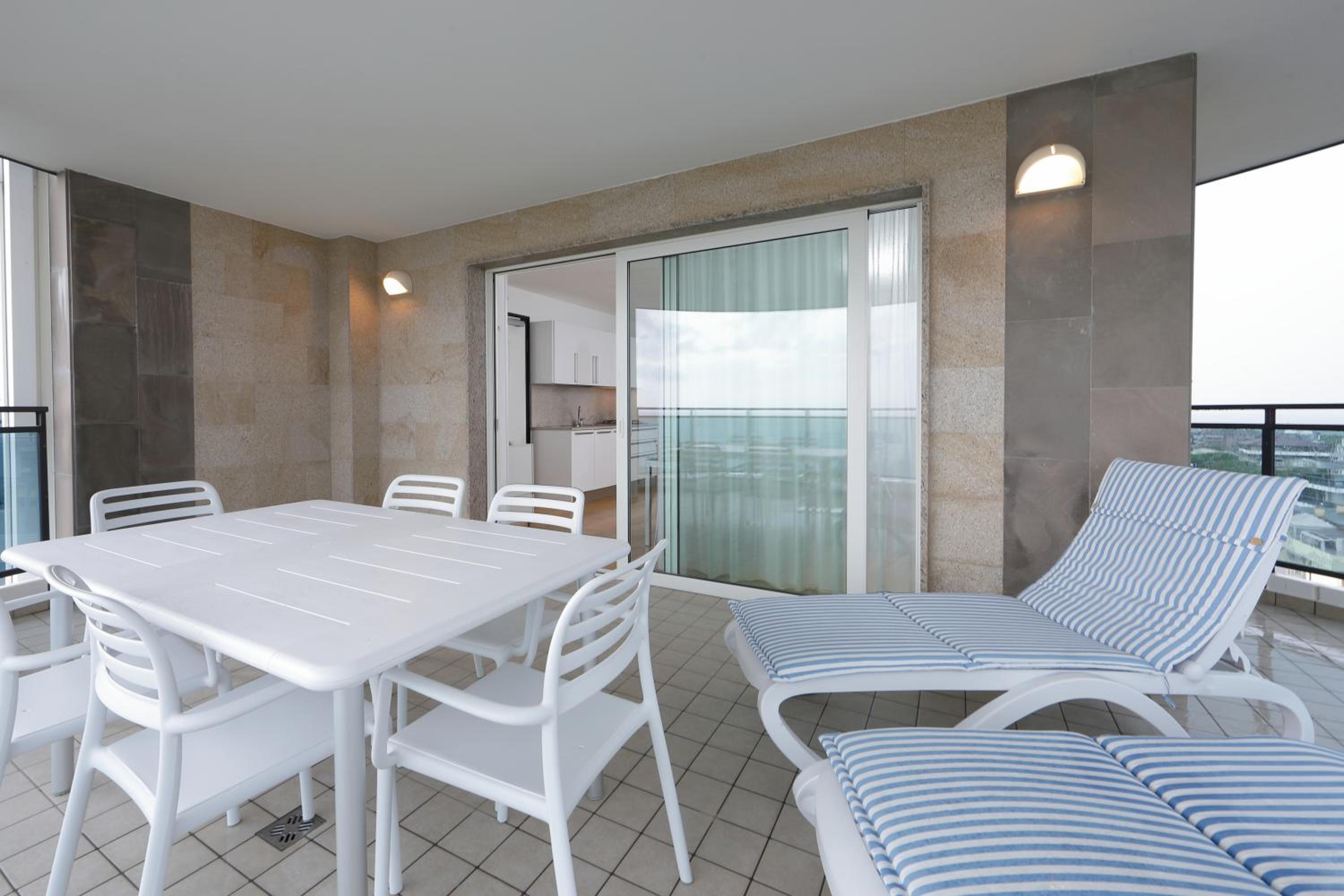 Penthouse Apartment photo 2
