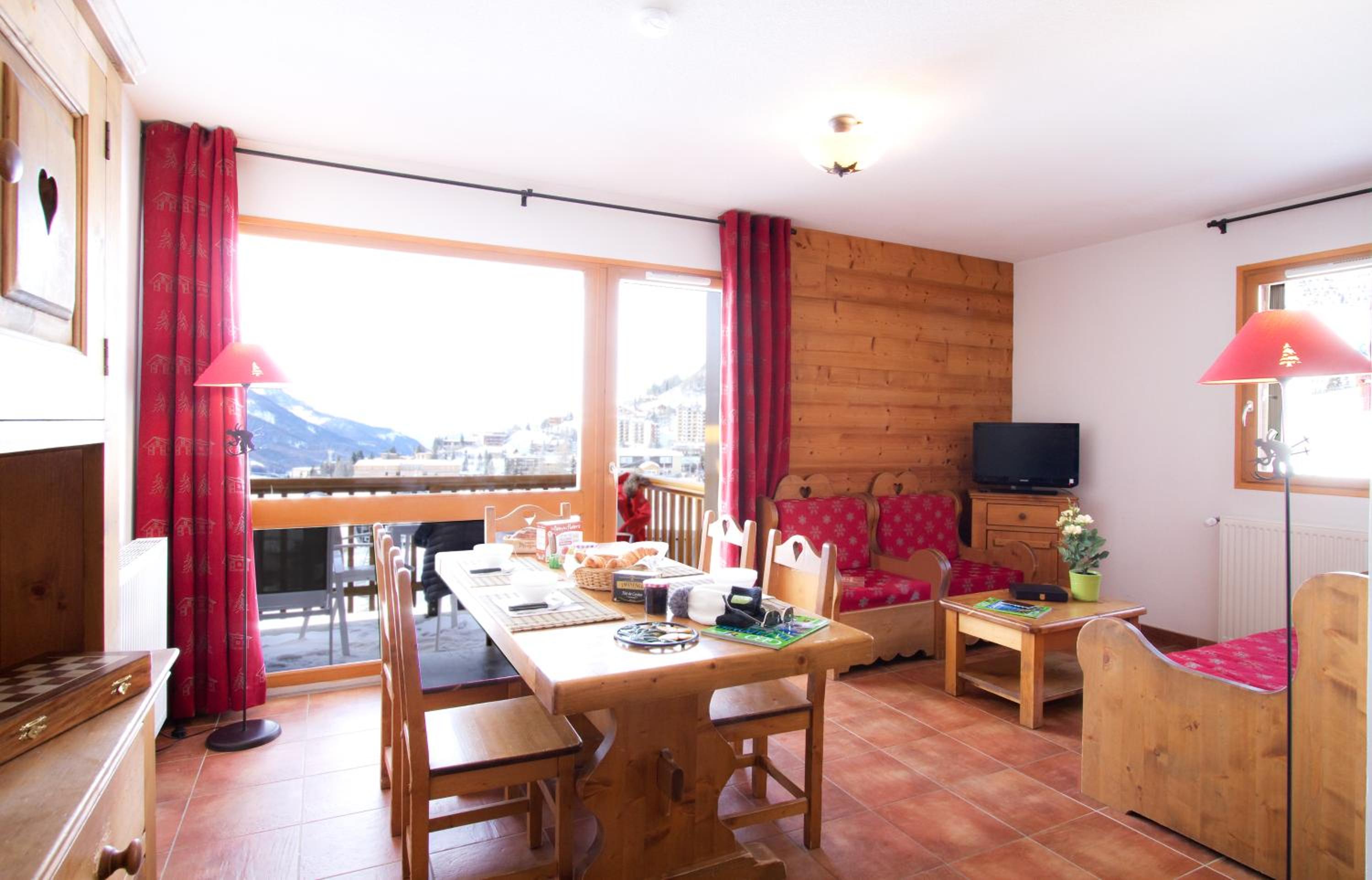 2-Room Apartment (6 people)