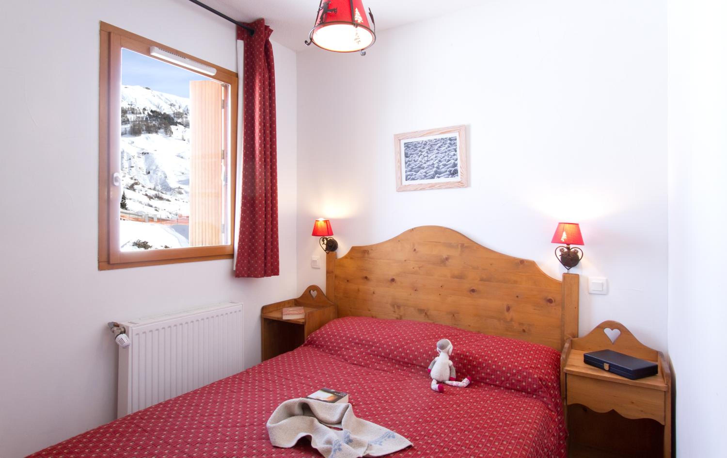 2-Room Apartment (4 Adults)