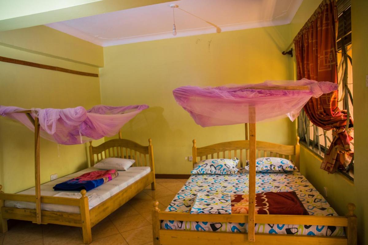 Standard Twin Room - Photo 2