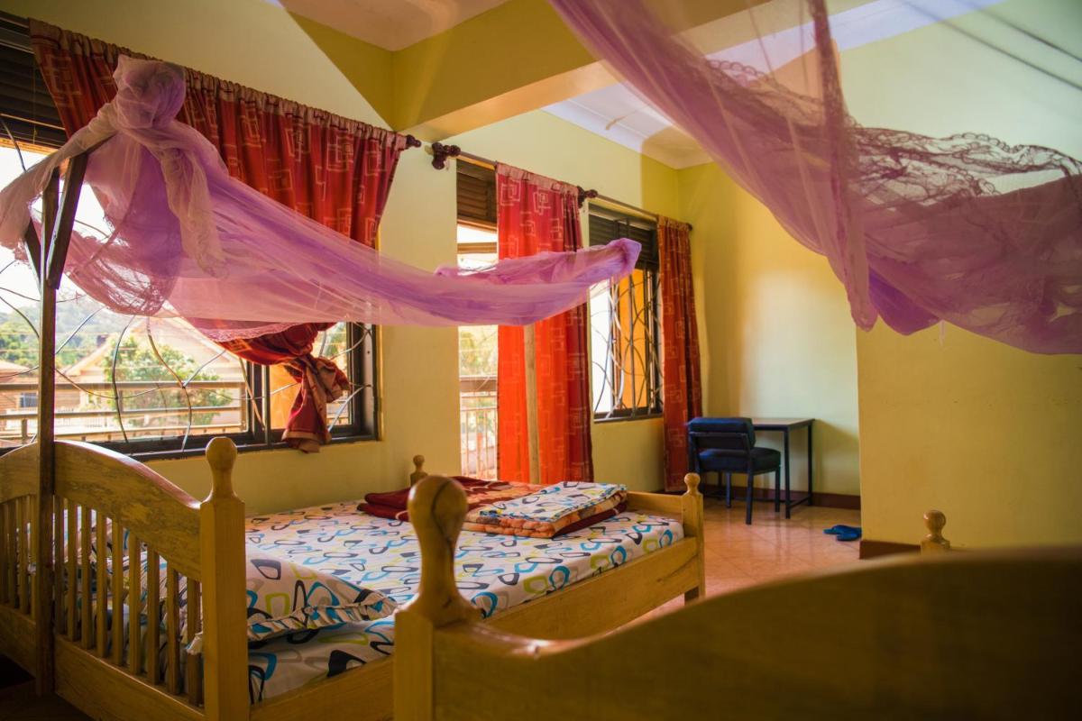 Standard Twin Room - Photo 3