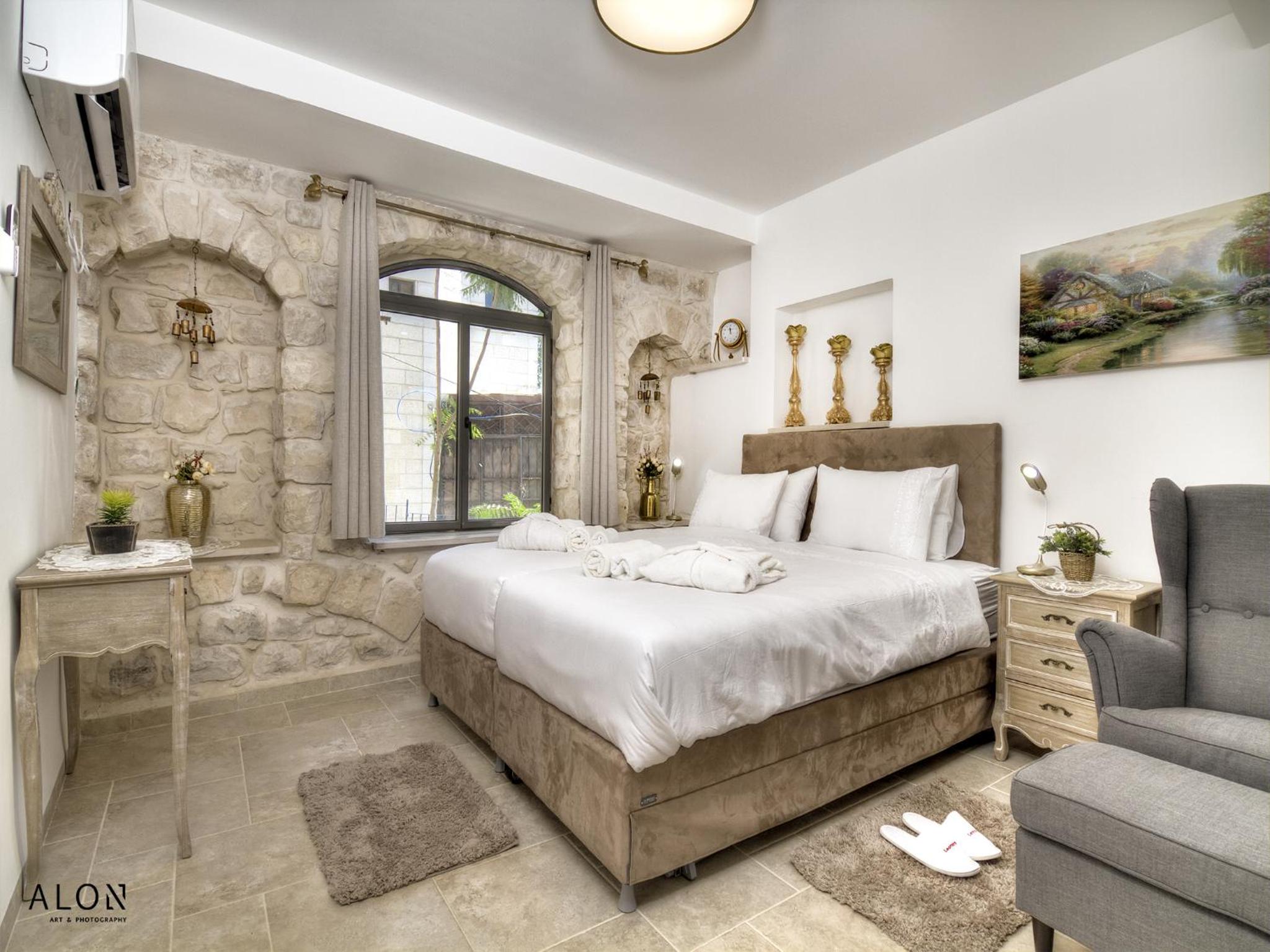 Villa - Photo 1