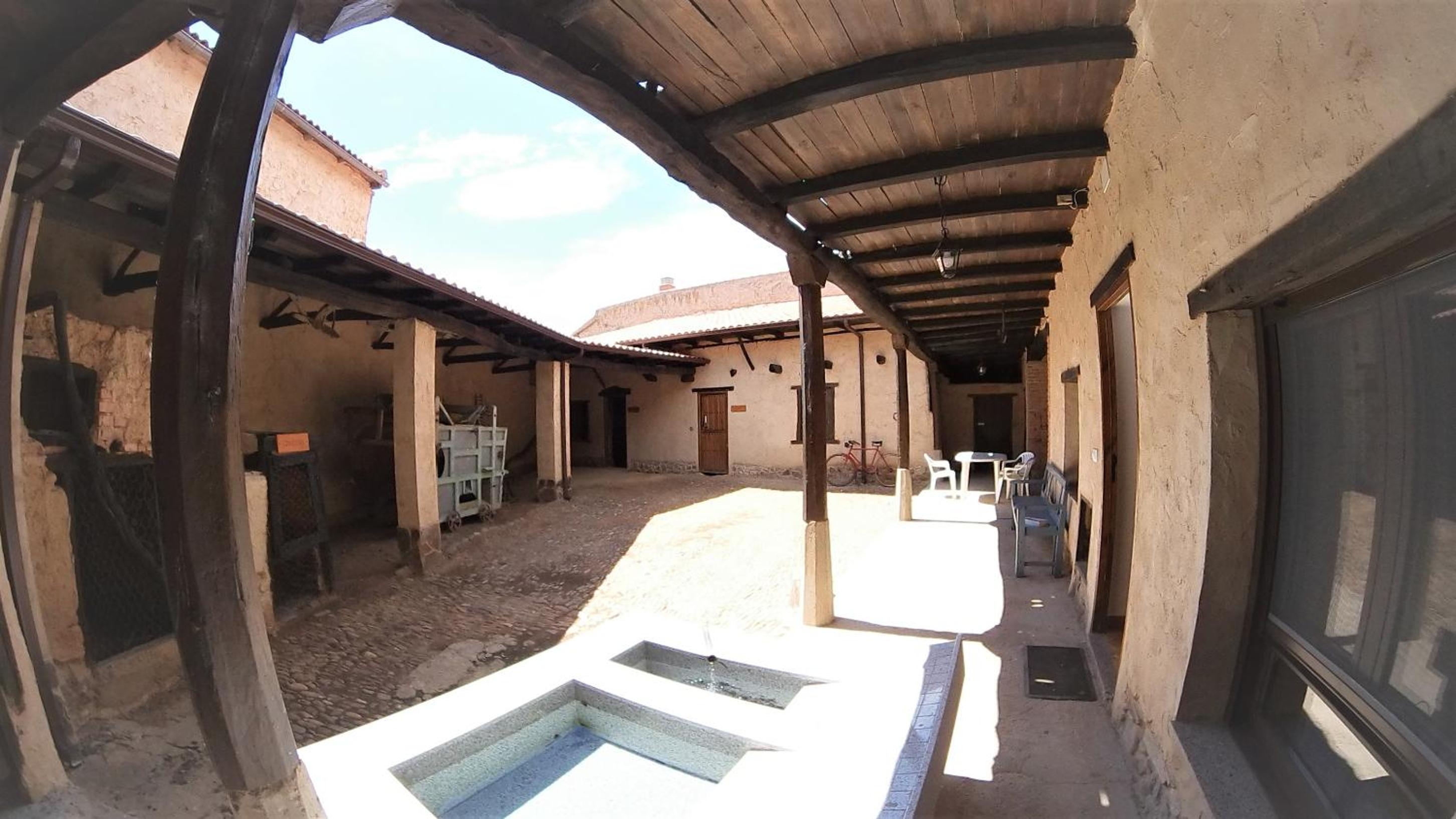 Two-Bedroom House - Photo 22