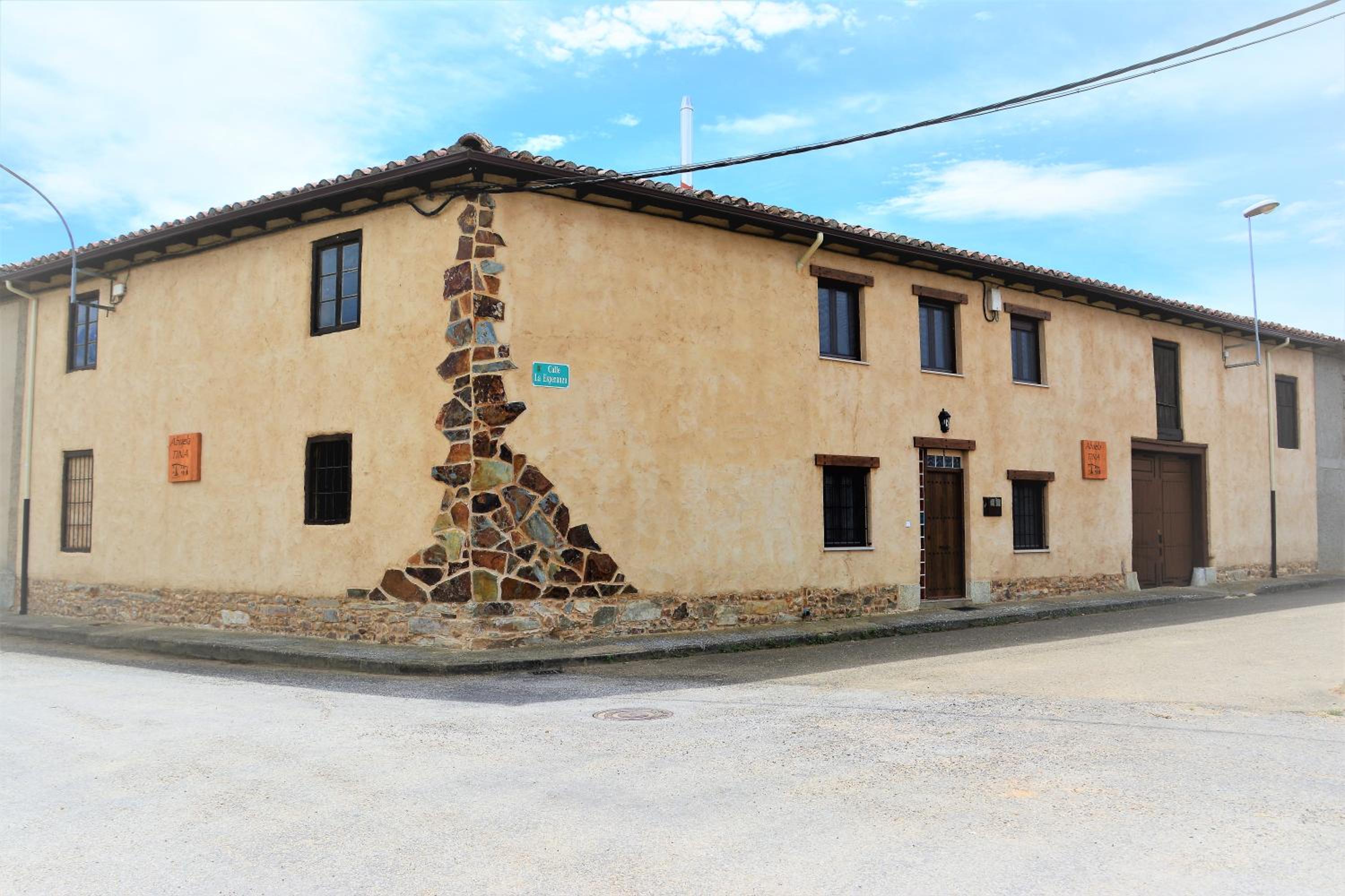 Two-Bedroom House - Photo 45