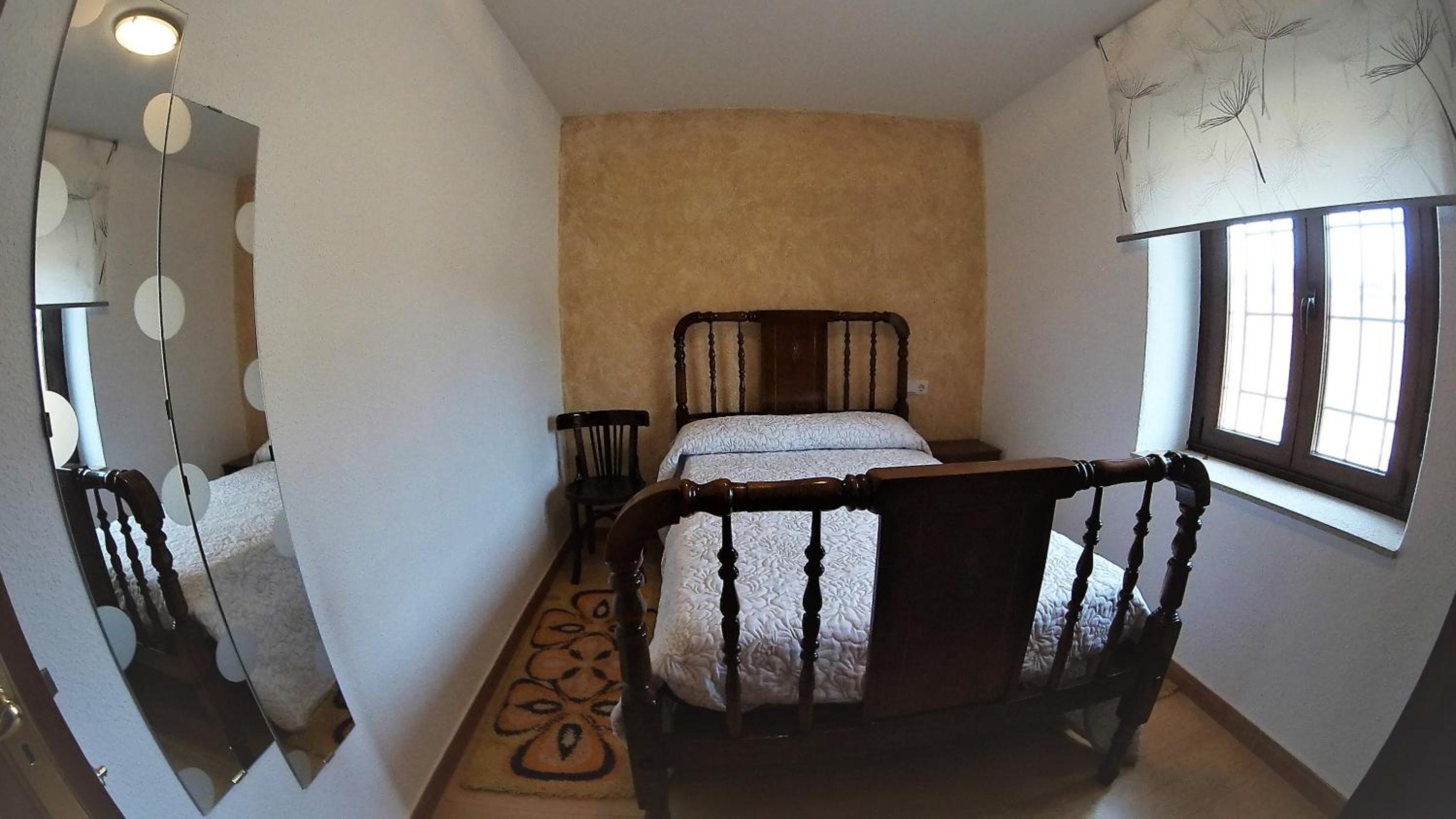 Two-Bedroom House - Photo 5