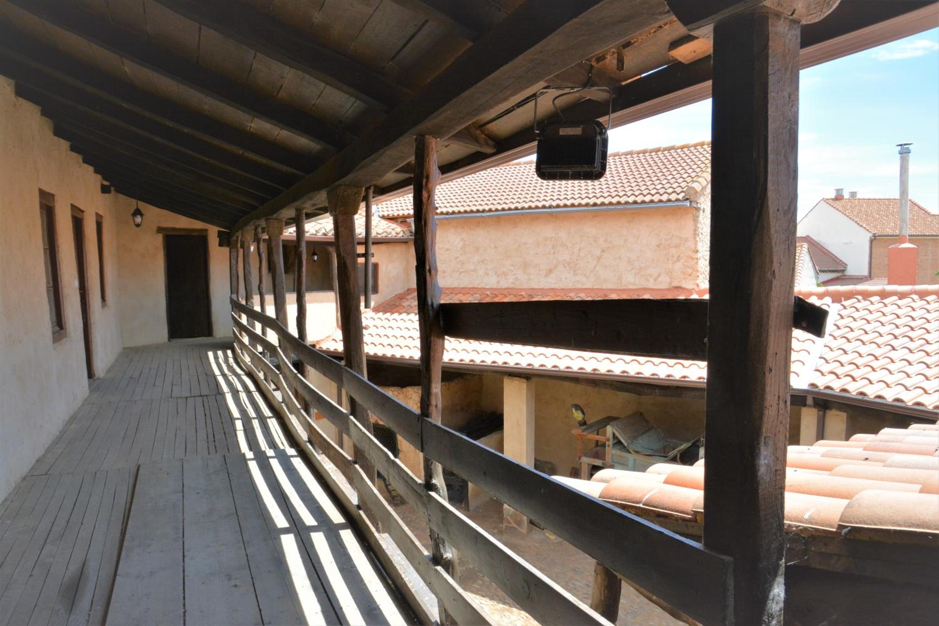 Two-Bedroom House - Photo 10
