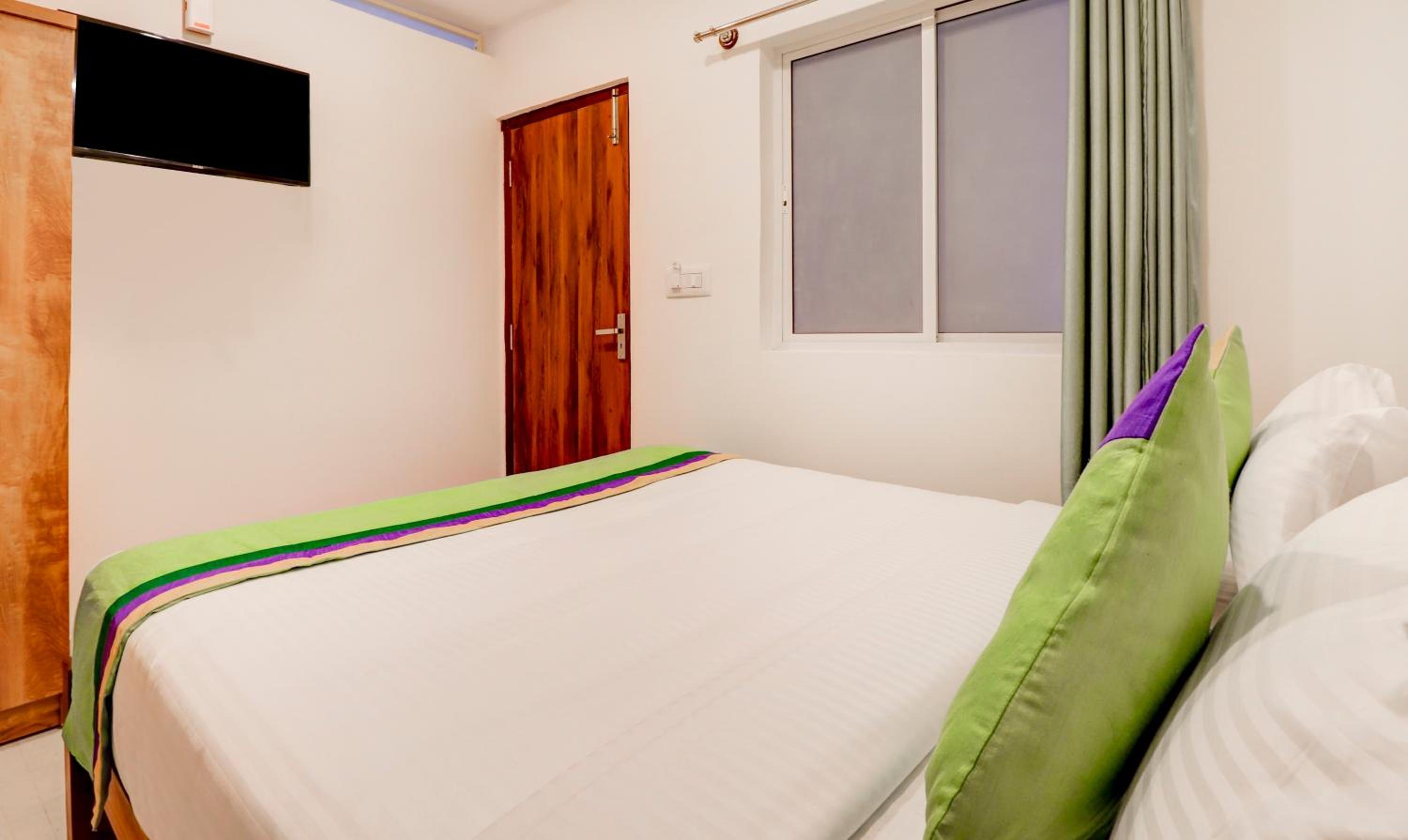 Economy Room - Photo 3