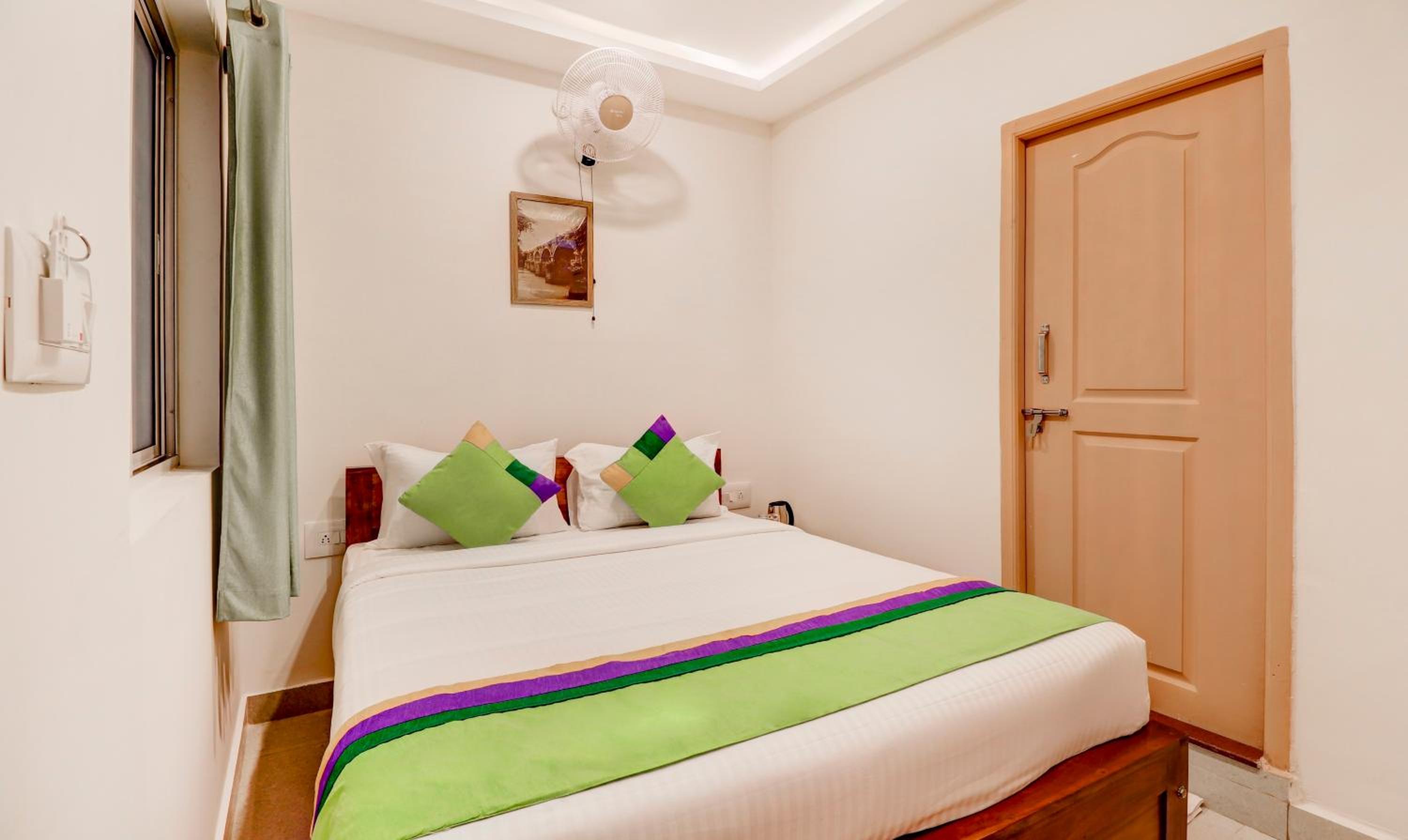Economy Room - Photo 4