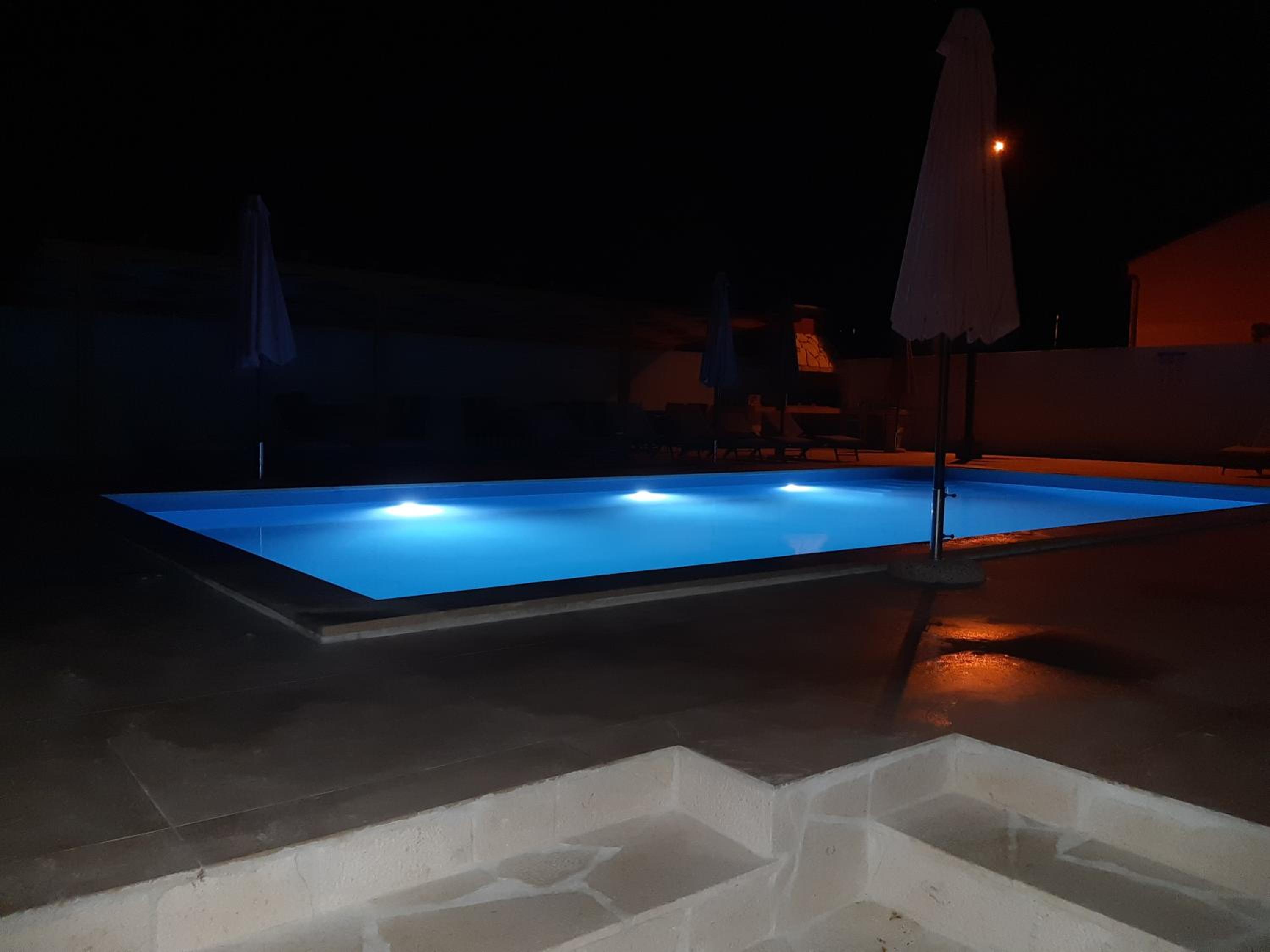 Apartment with Terrace - Photo 22
