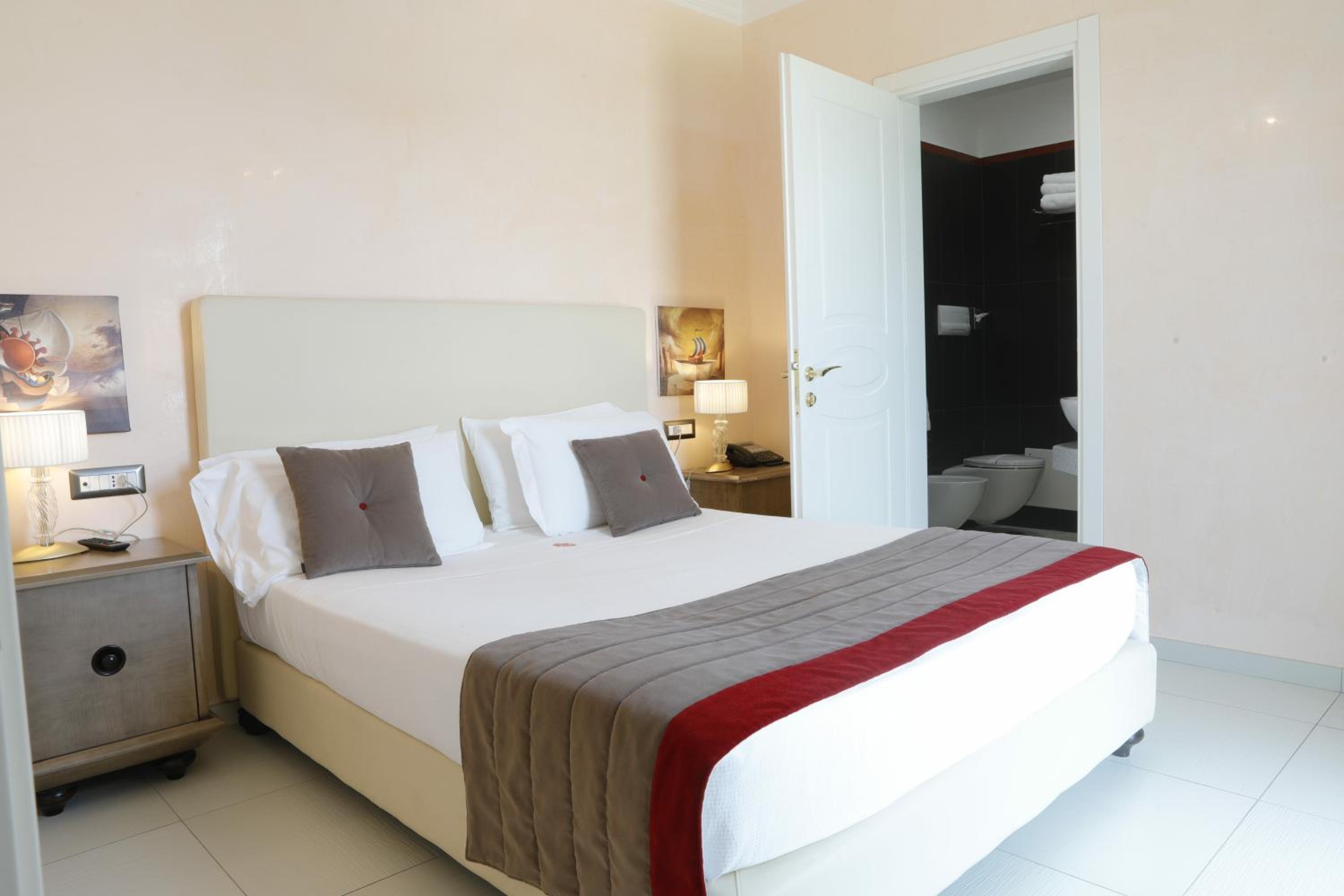 Confort Double or Twin Room photo 3