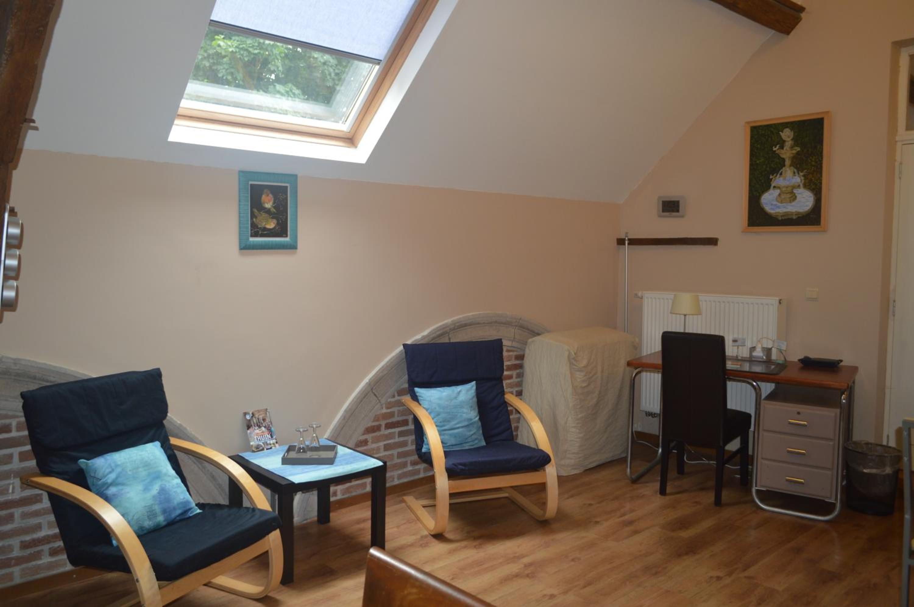 Two-Bedroom House - Photo 8