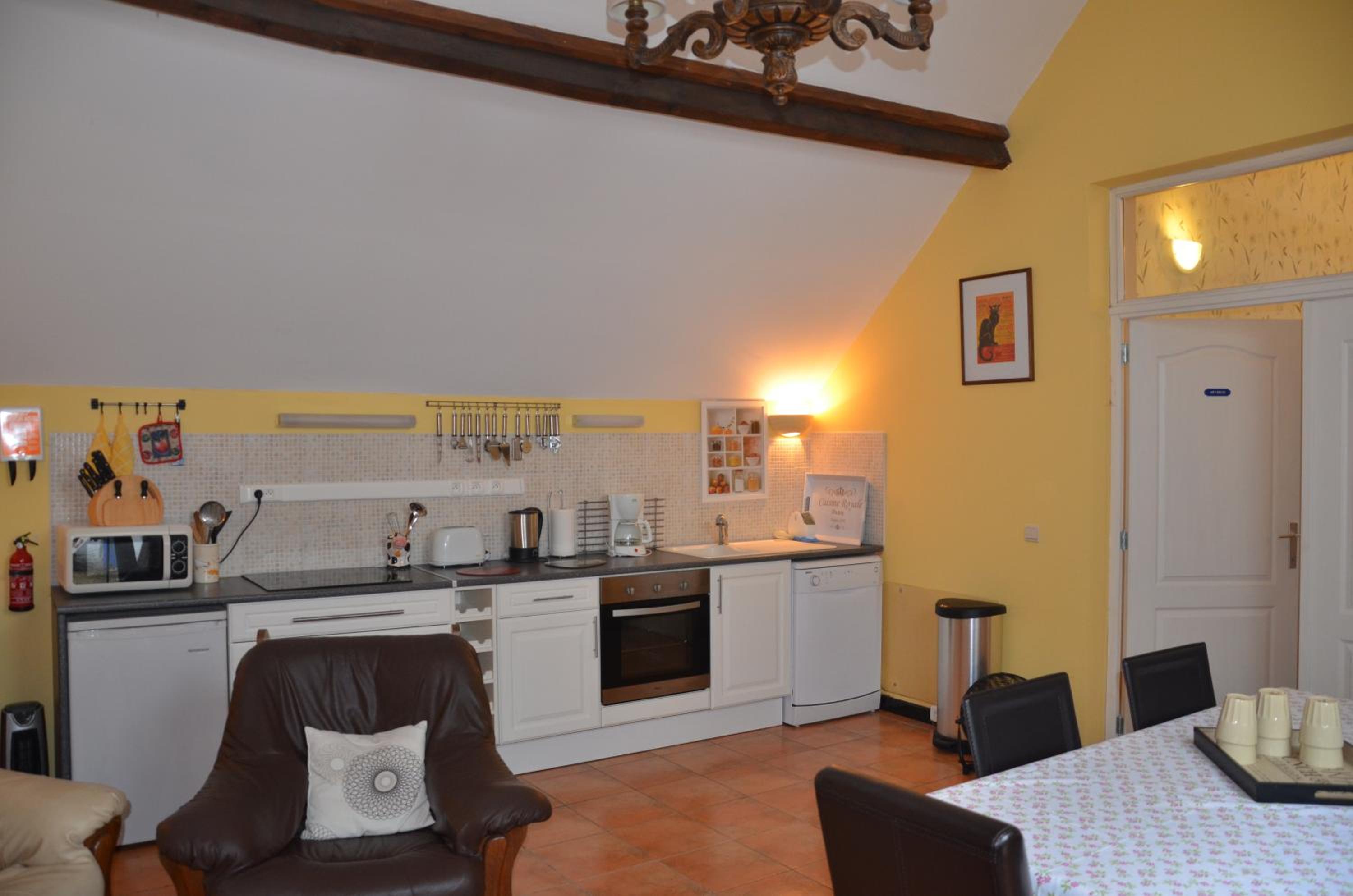 Two-Bedroom House - Photo 14