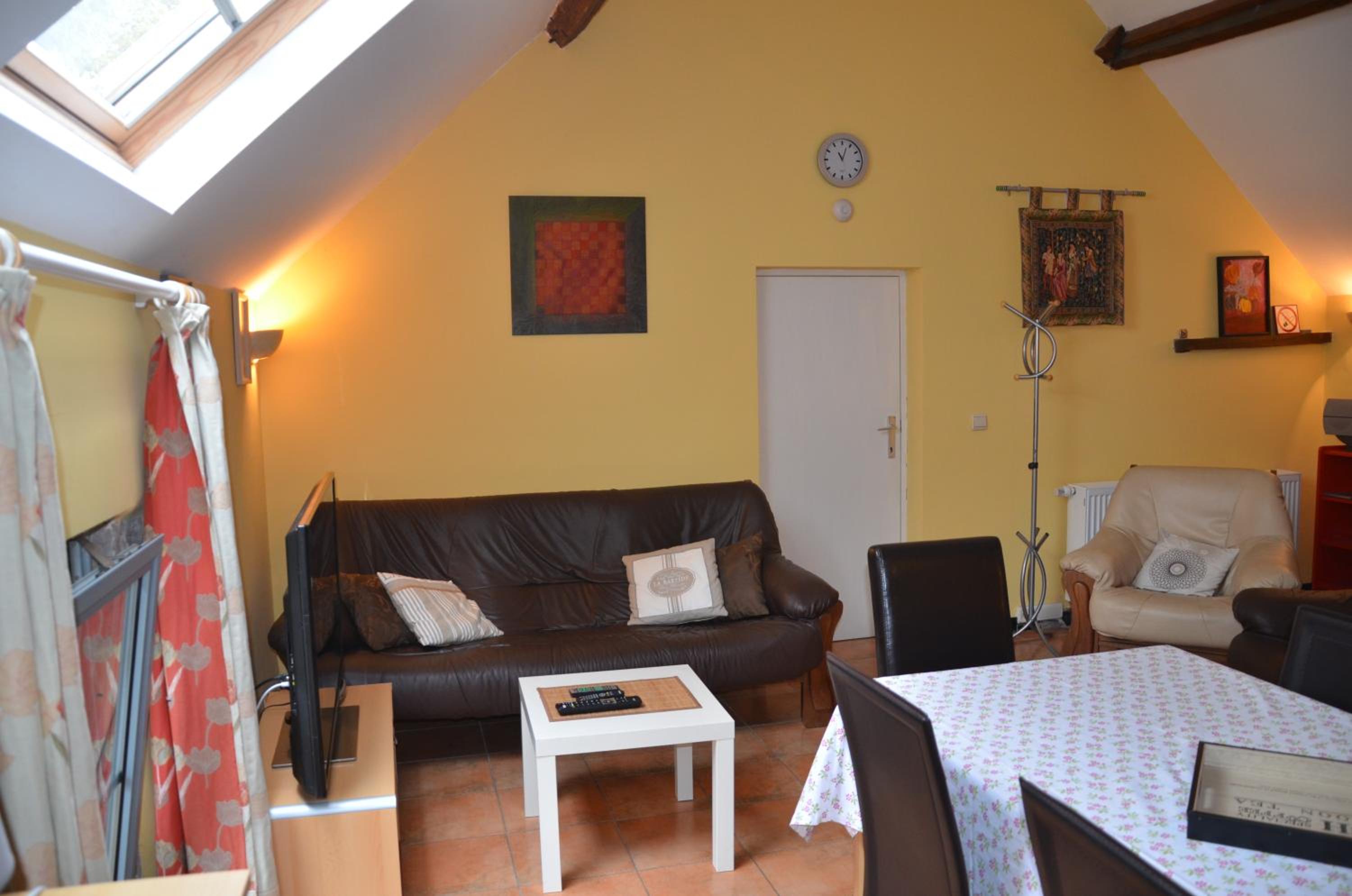 Two-Bedroom House - Photo 15