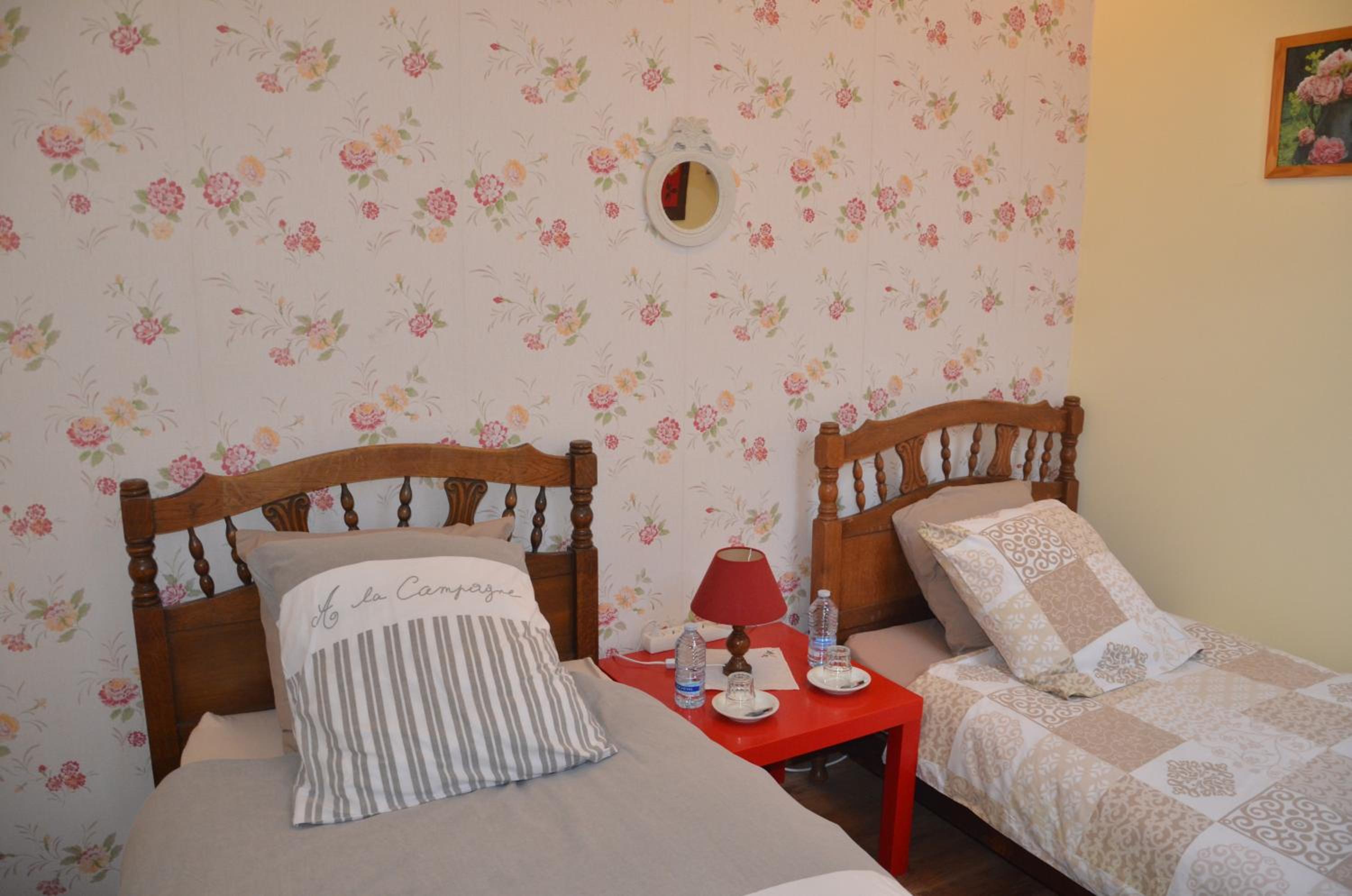 Two-Bedroom House - Photo 16