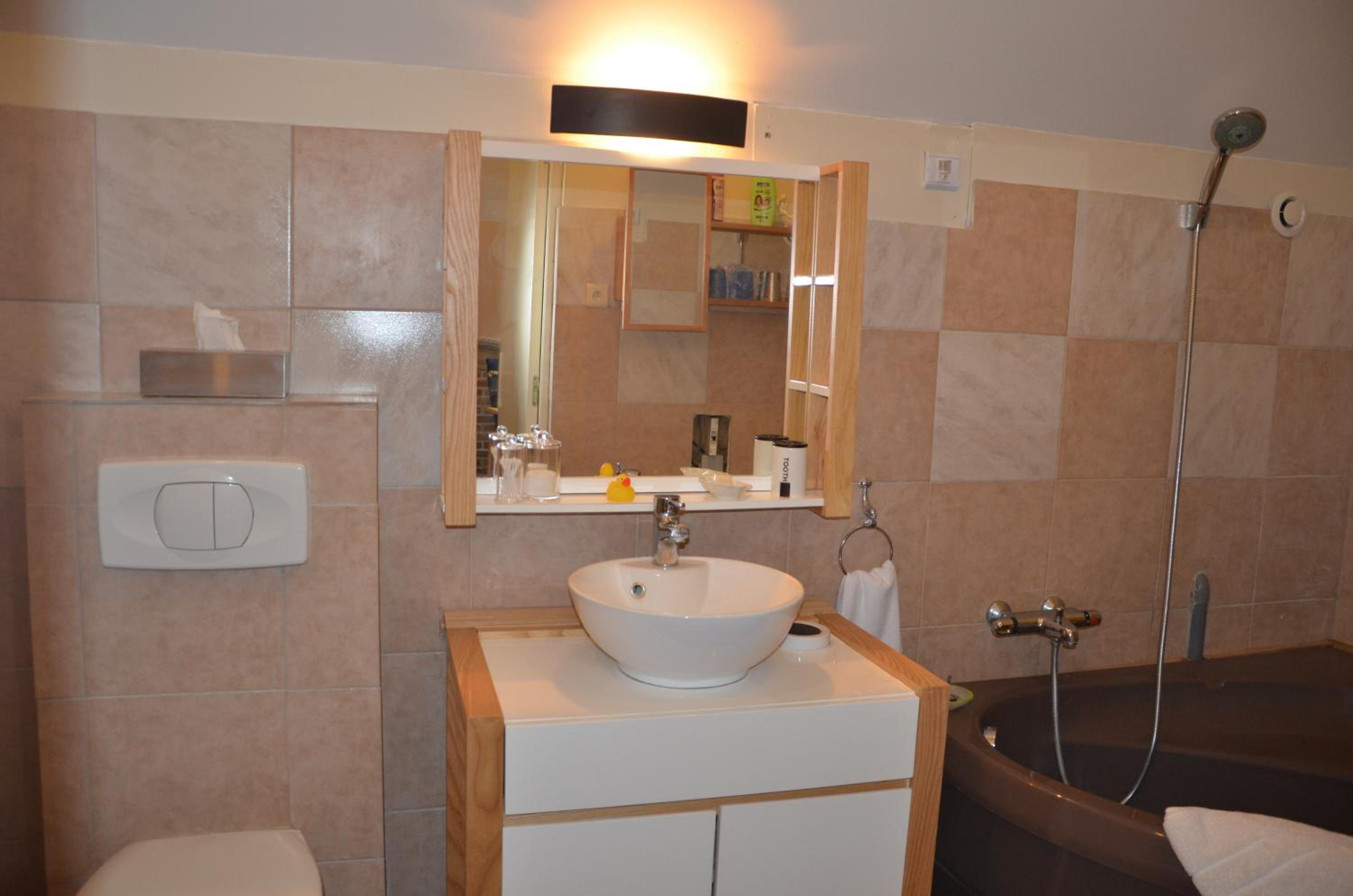 Two-Bedroom House - Photo 6
