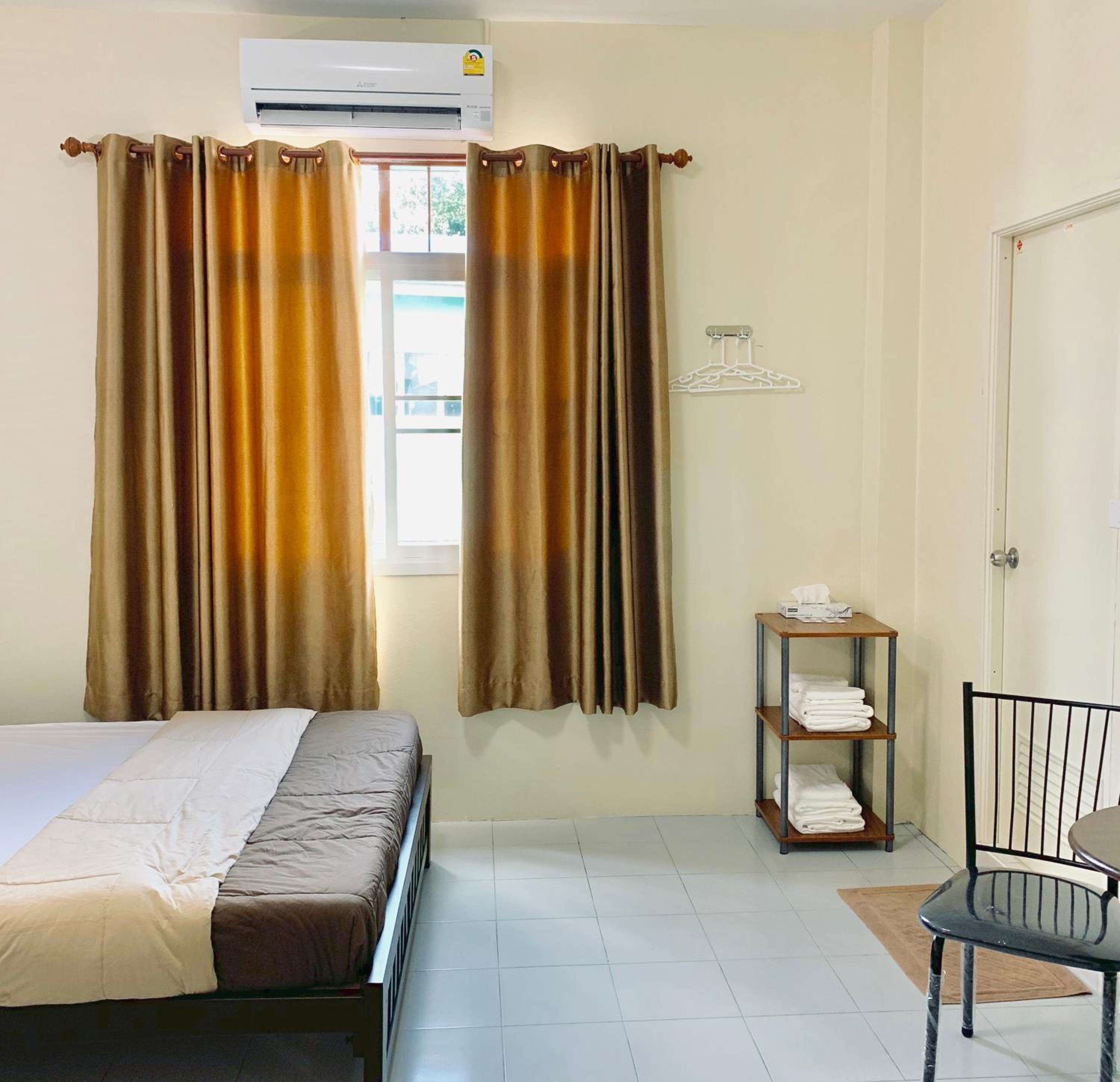 Large Double or Twin Room - Photo 2