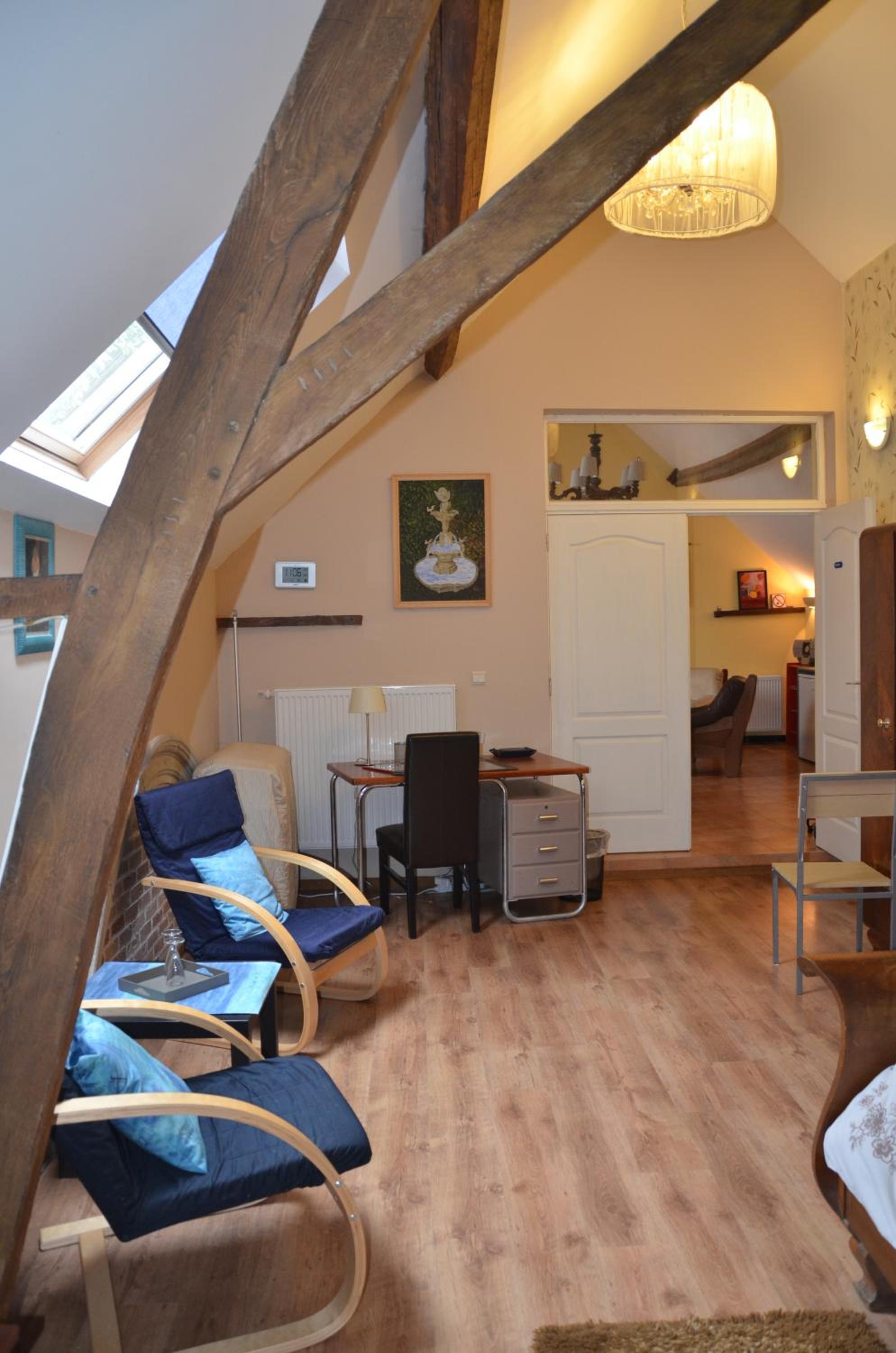 Two-Bedroom House - Photo 21