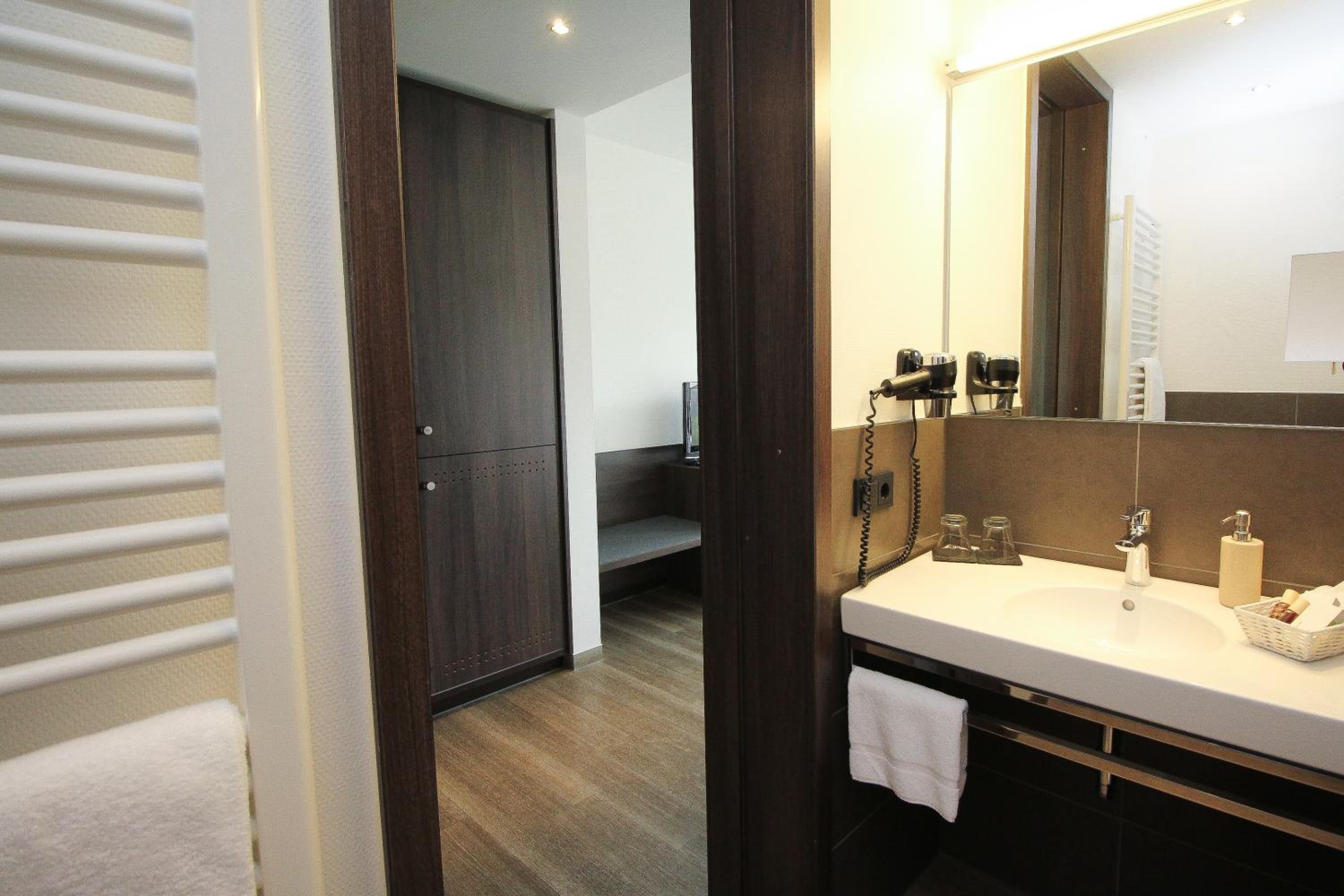 Comfort Double Room - Photo 8