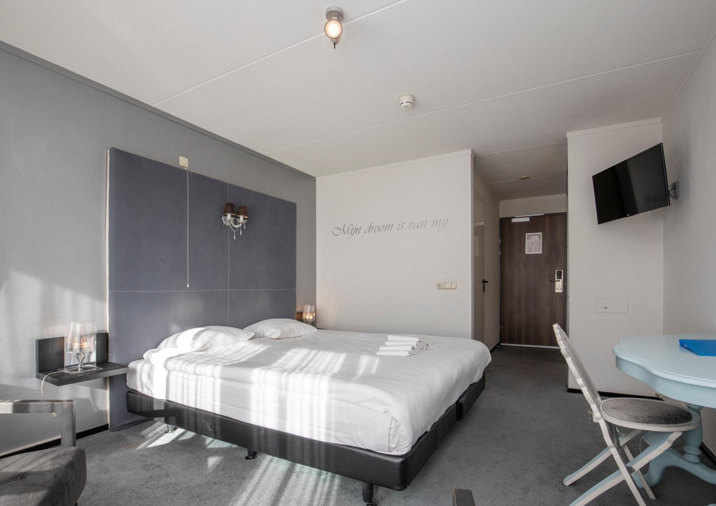 Double Room with Balcony photo 2