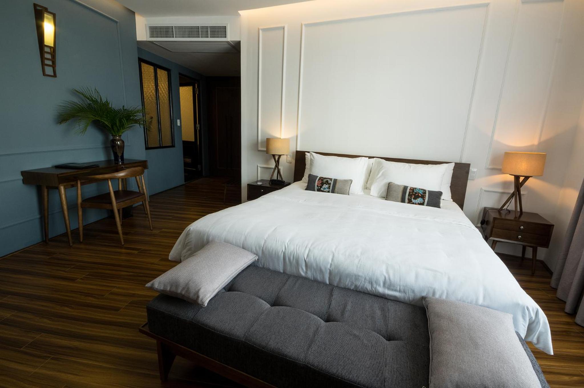 Premier Double or Twin Room with City View - Photo 5