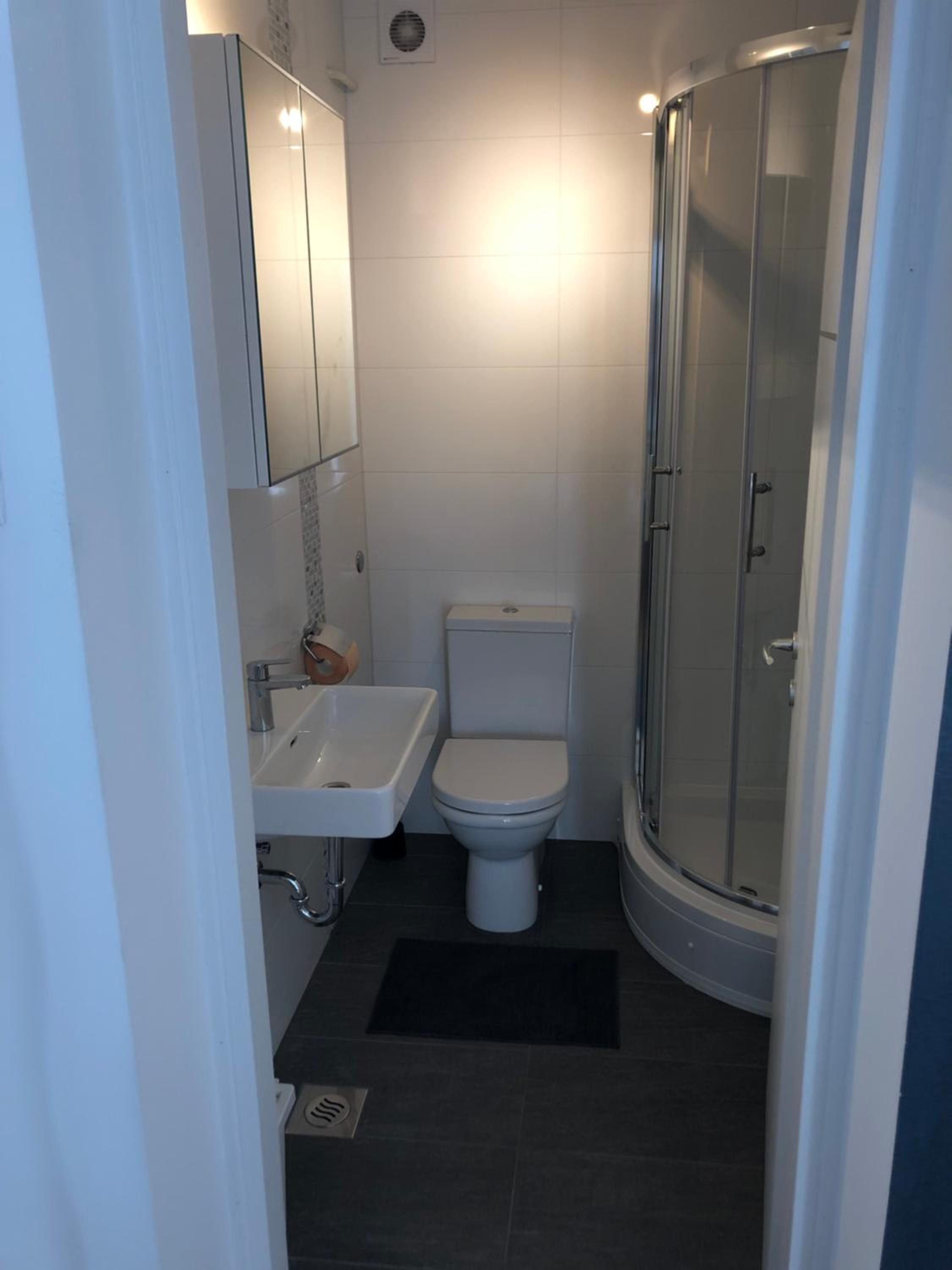 Studio Apartment - Photo 3