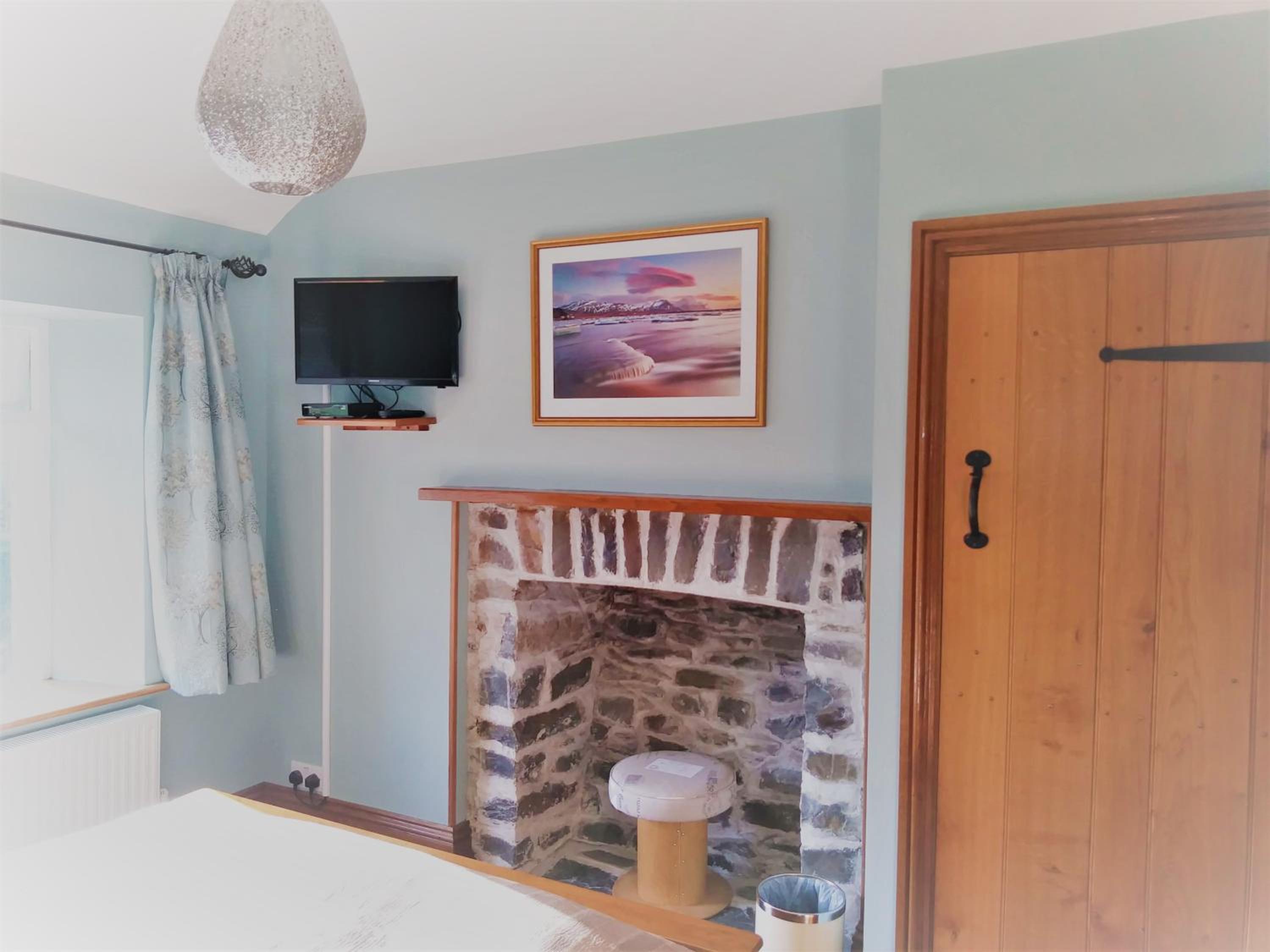 Three-Bedroom House photo 1