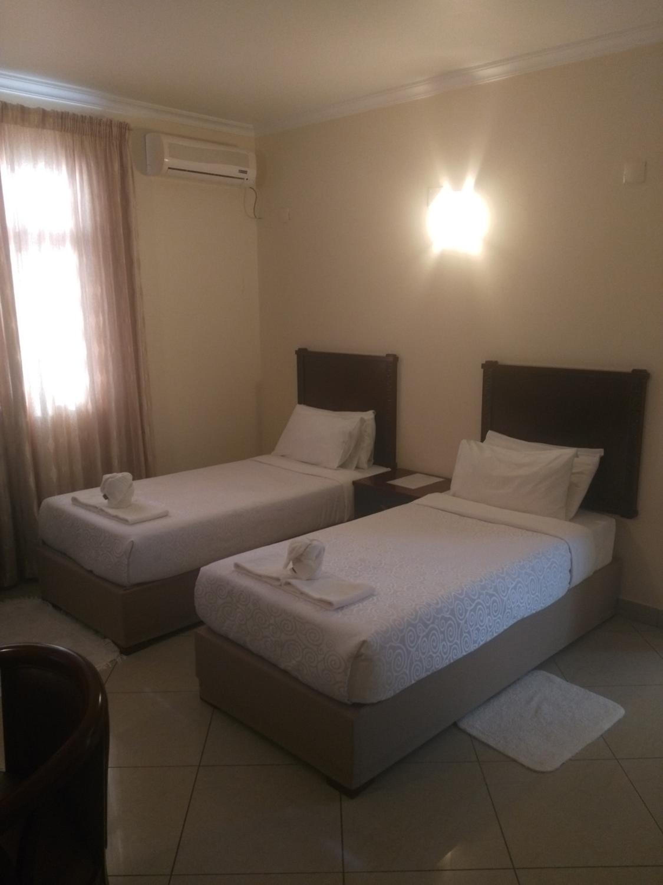 Twin Room with Bathroom photo 1