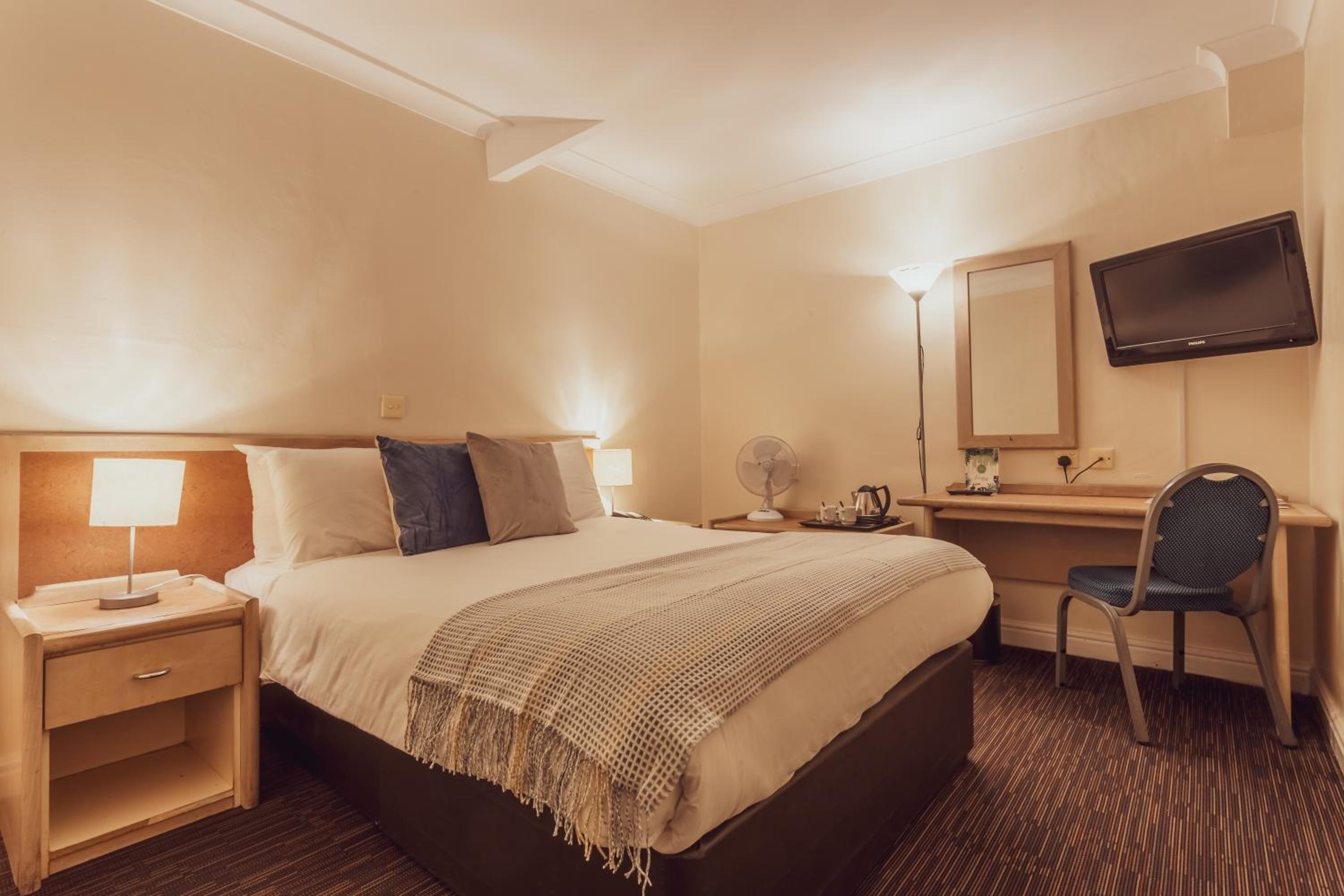 Double Room - Photo 2