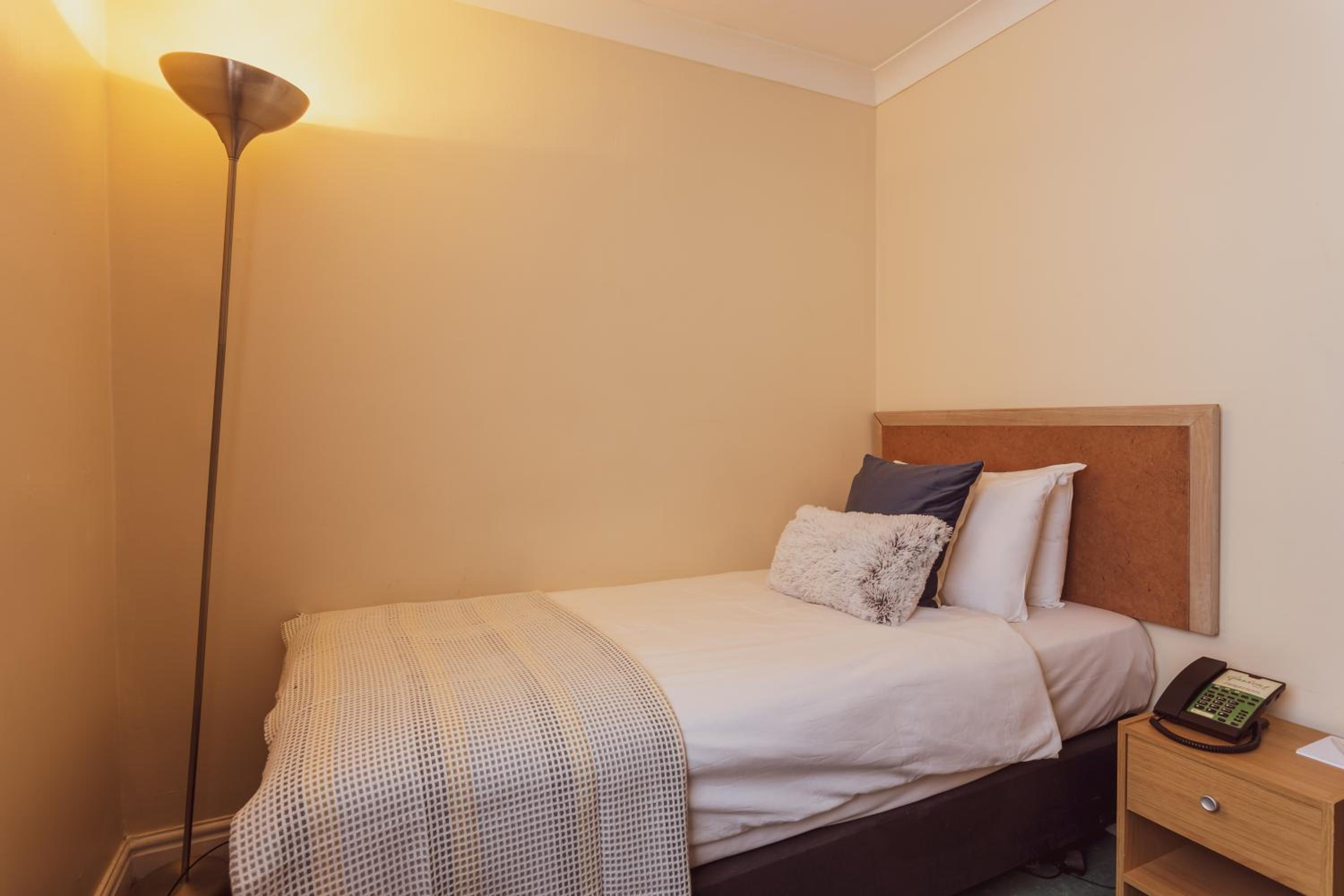 Single Room photo 3