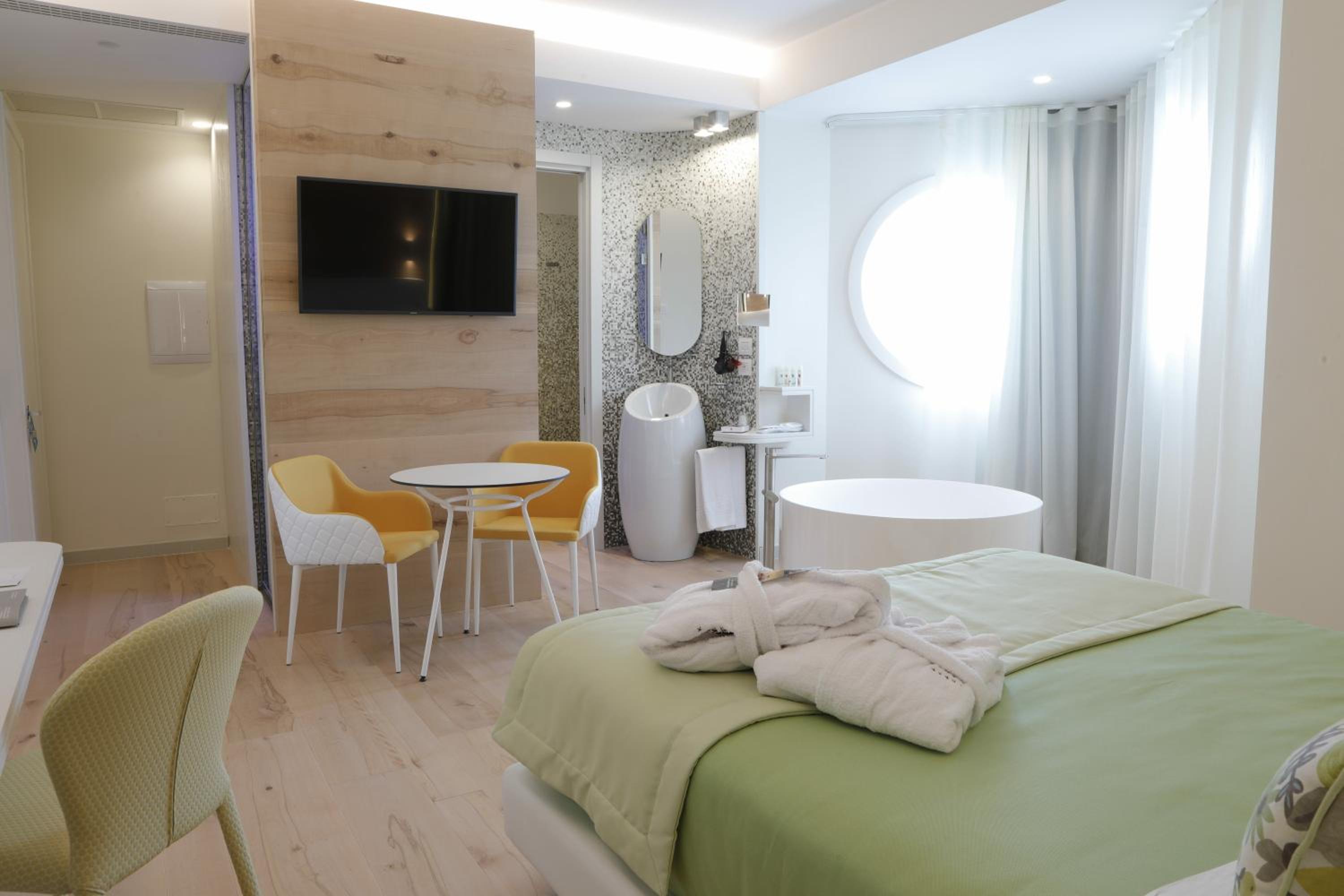 Deluxe Junior Suite
