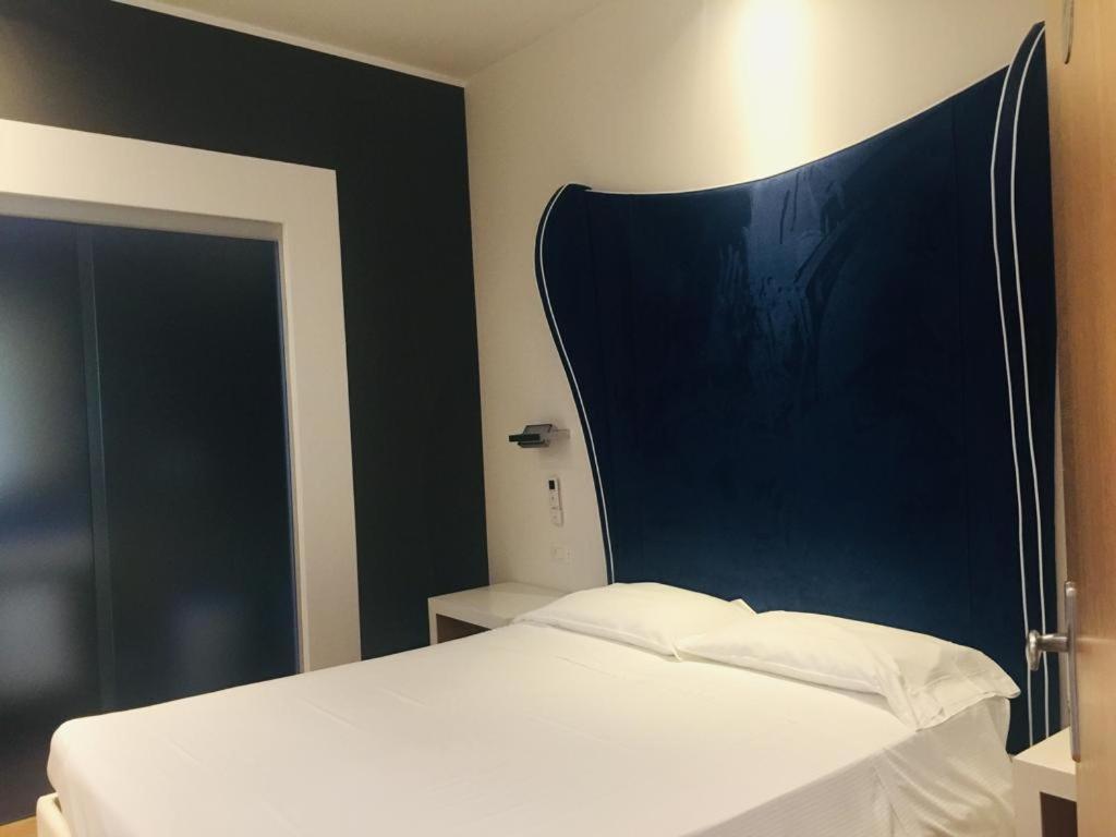 Double Room - Photo 13