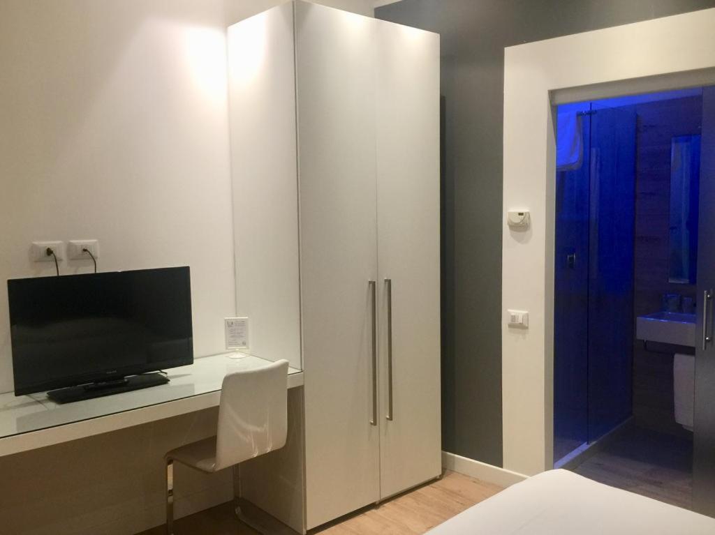 Double Room - Photo 6