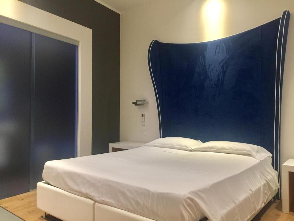 Double Room - Photo 5