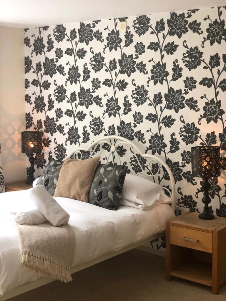 Double Room with Private Bathroom - Photo 3