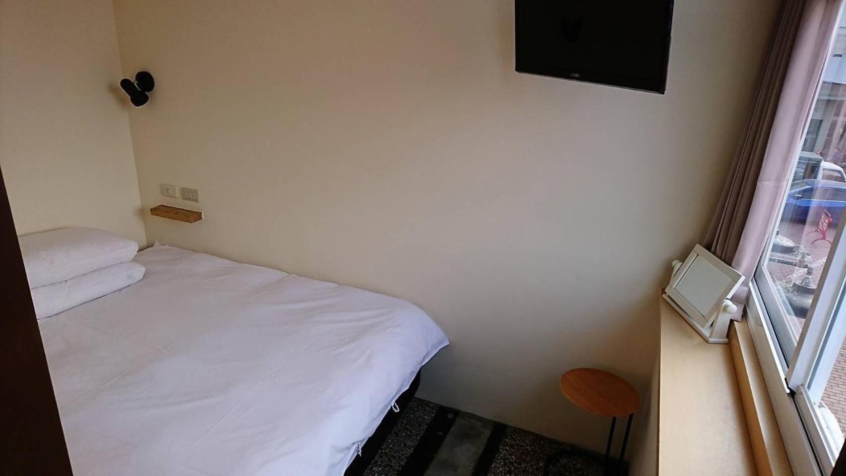 Quadruple Room with Private Bathroom photo 2