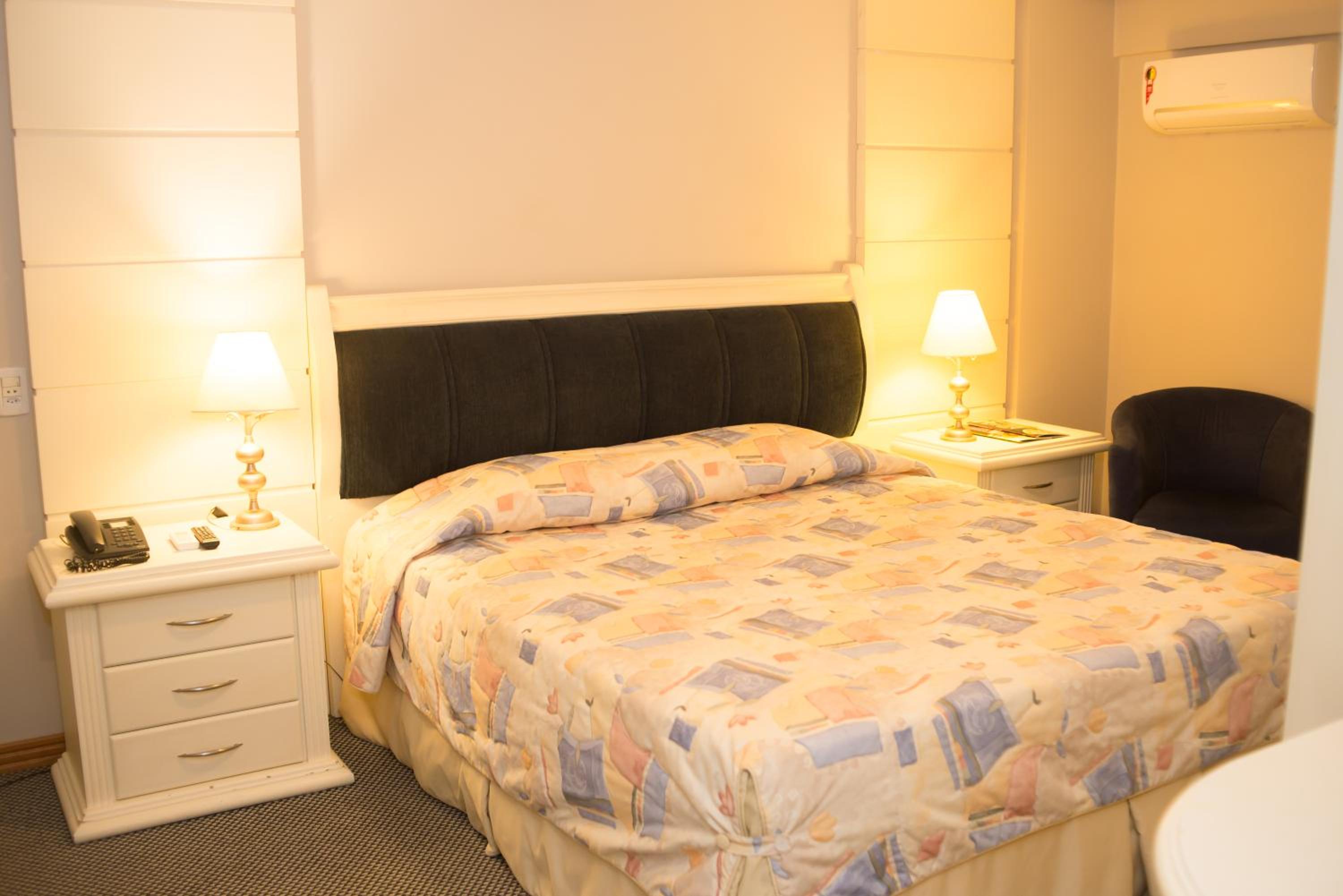 King Suite with Spa Bath photo 2