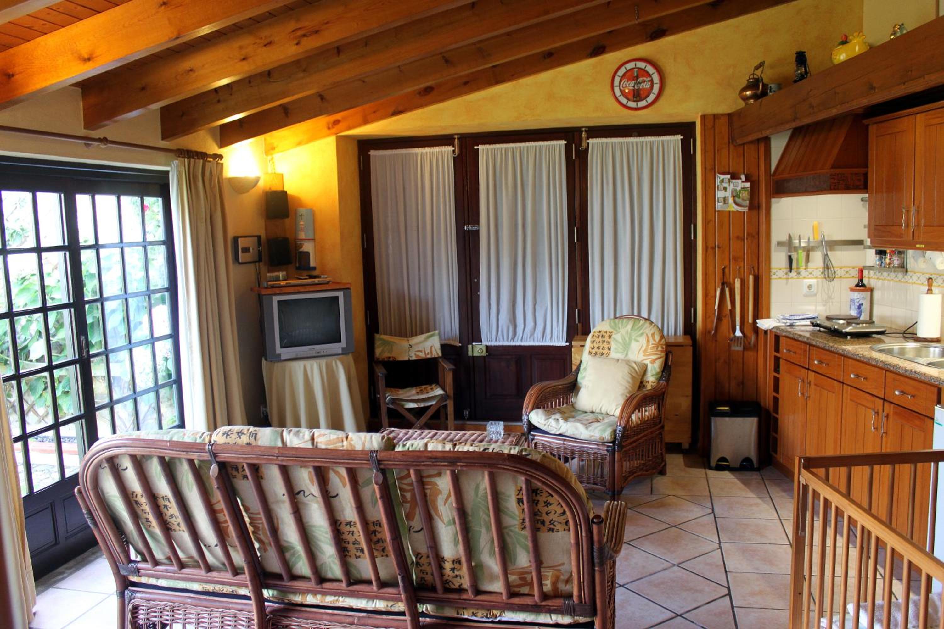 Family Room with Garden View photo 2