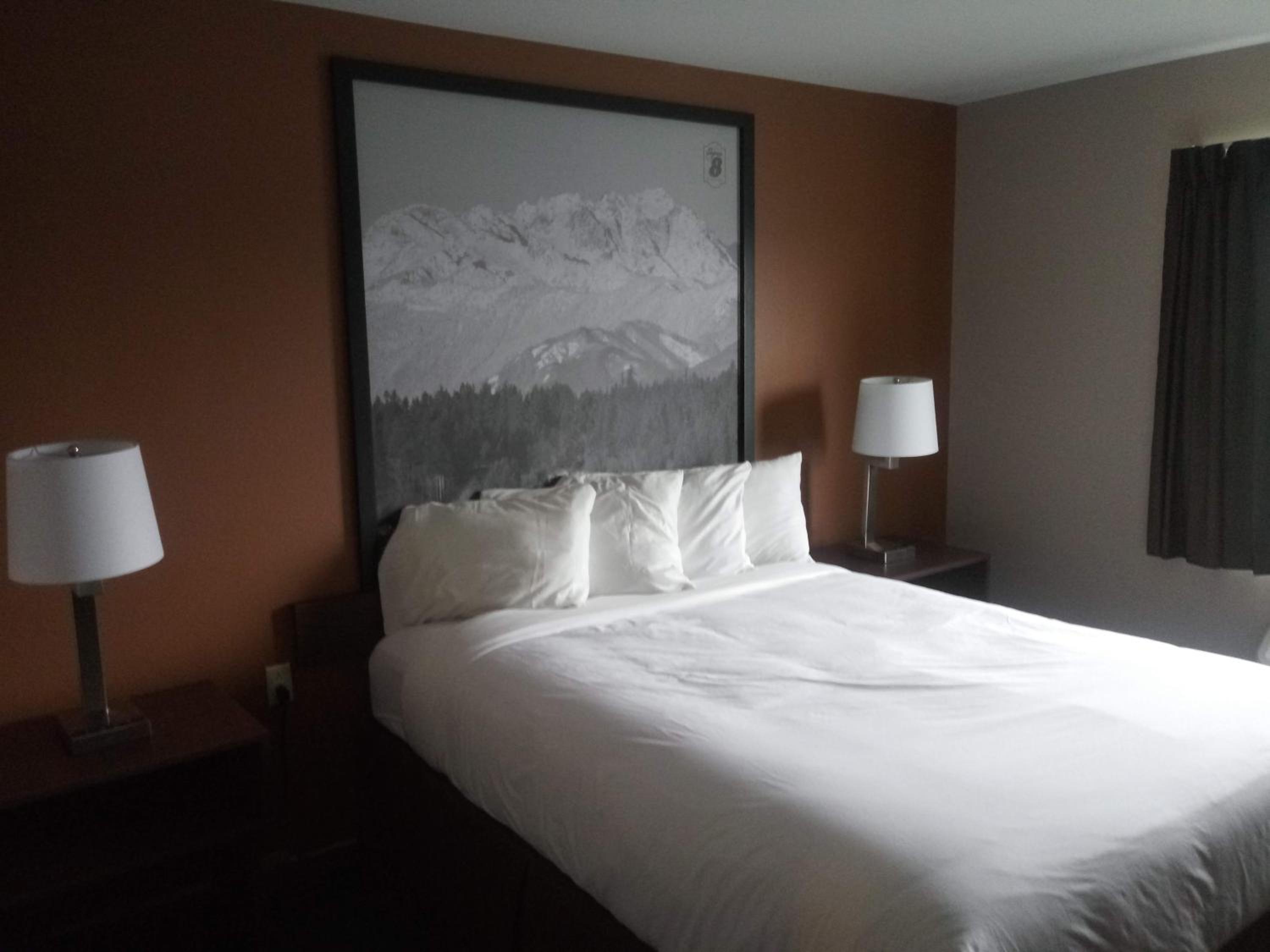 Deluxe Queen Room - Non-Smoking - Photo 2
